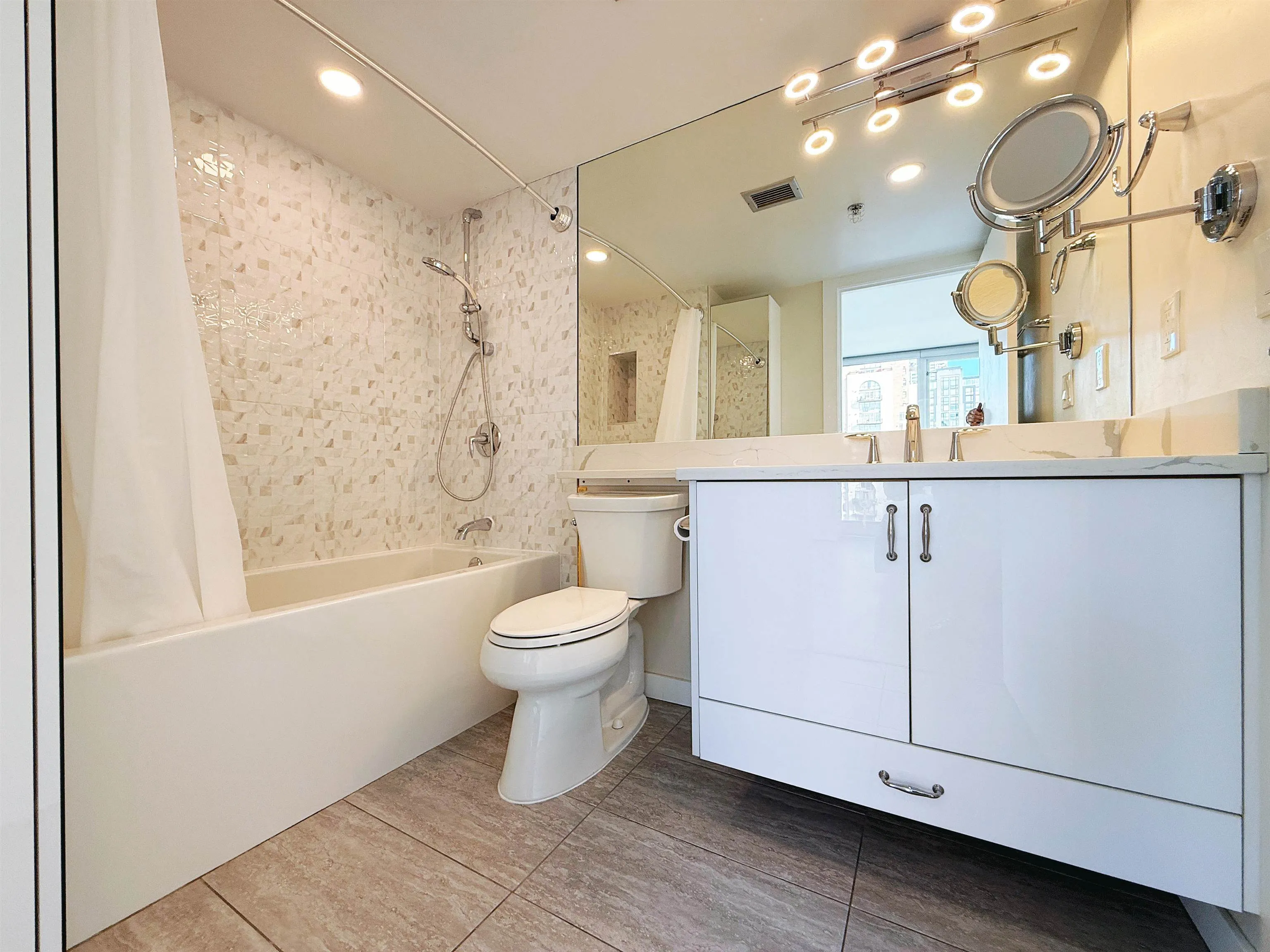 1501 289 Drake Street