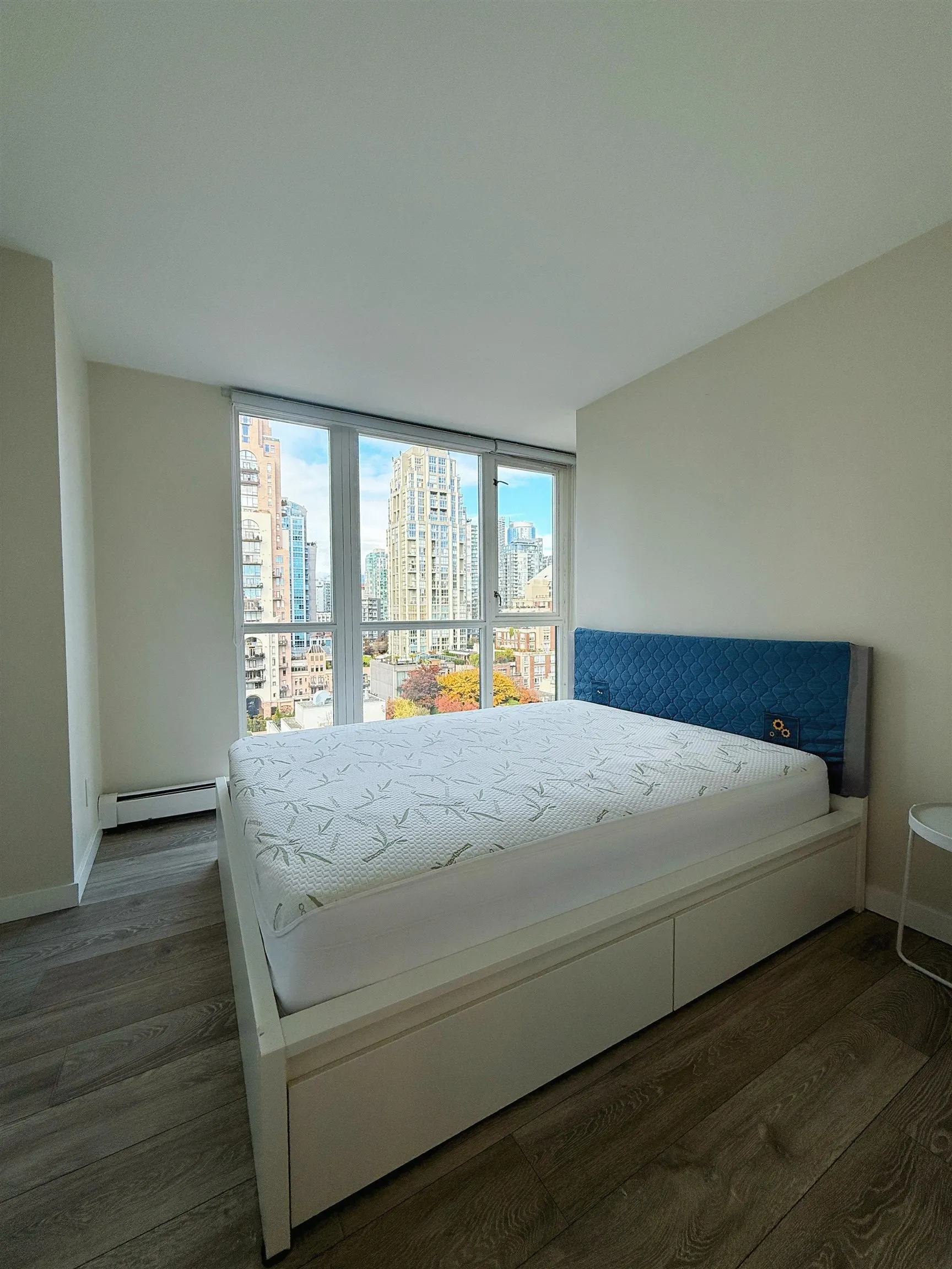 1501 289 Drake Street