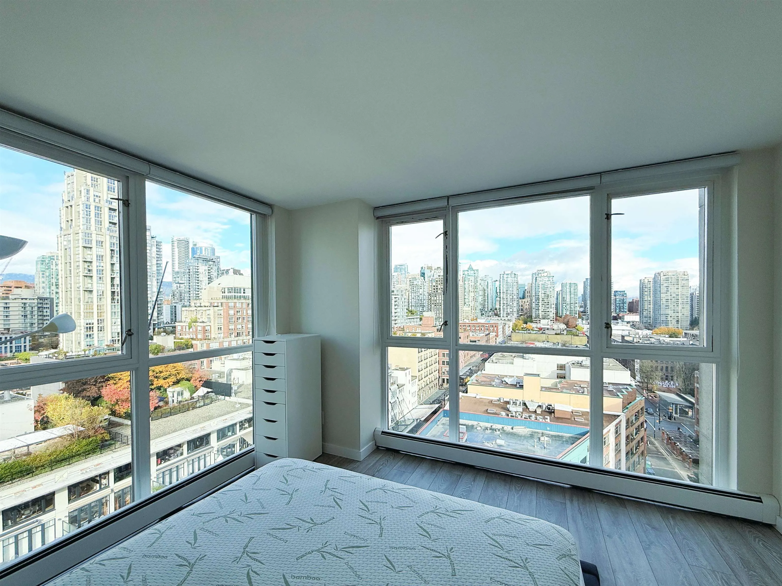 1501 289 Drake Street