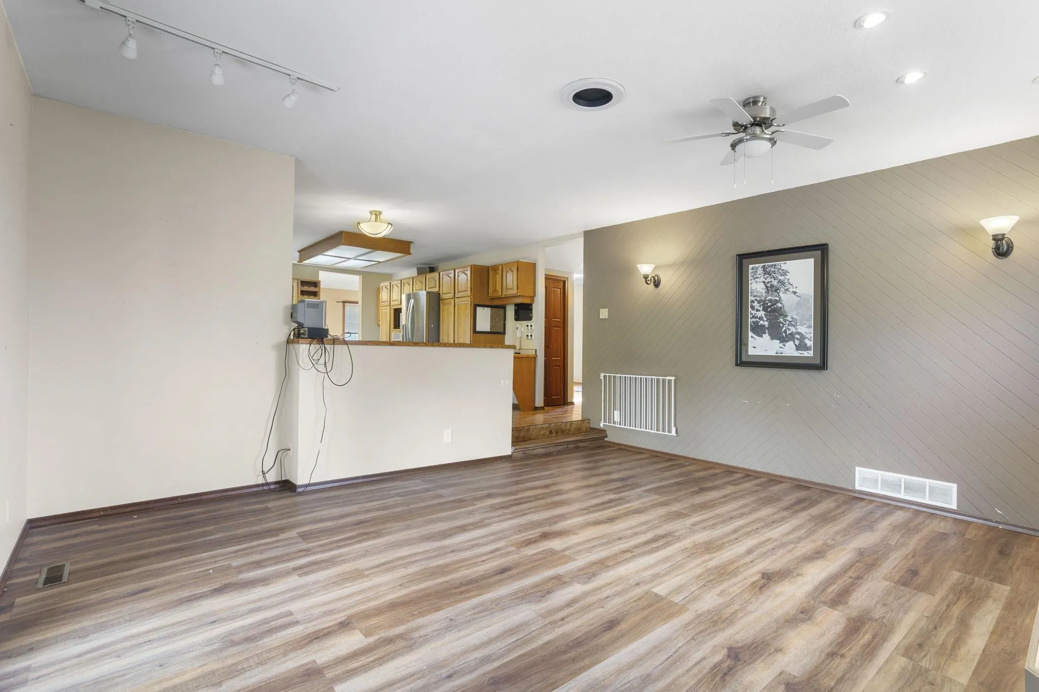 10031 Eagle Crescent