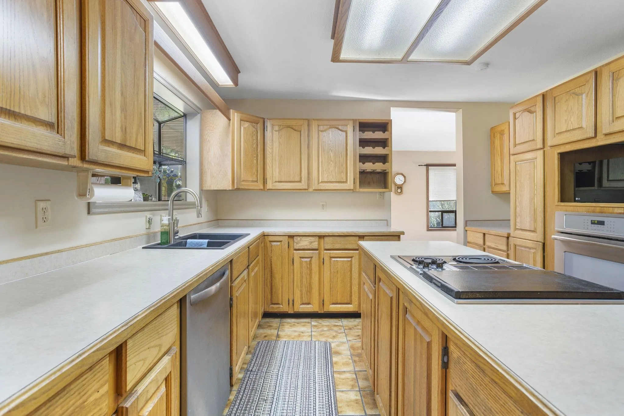 10031 Eagle Crescent