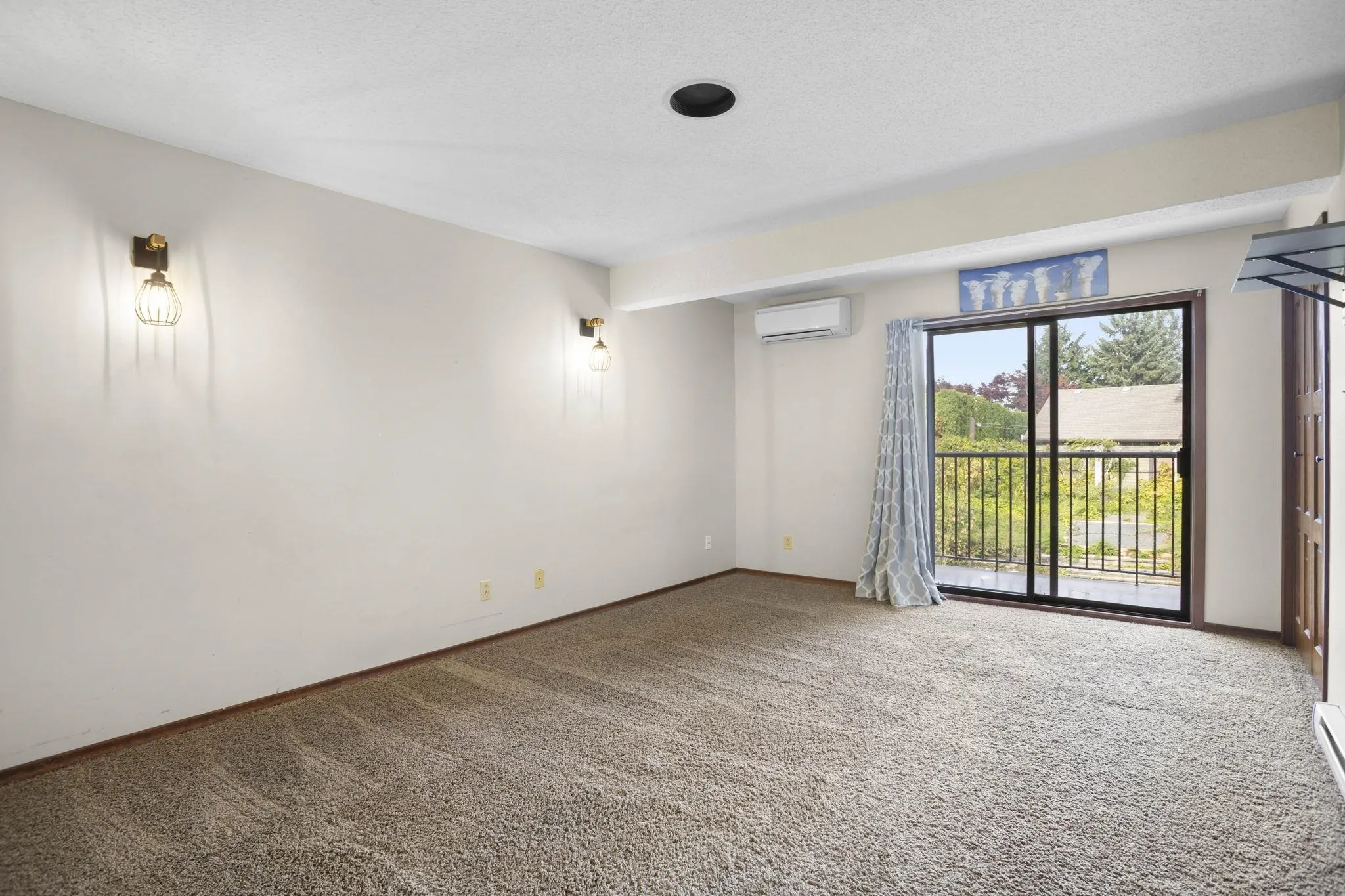 10031 Eagle Crescent