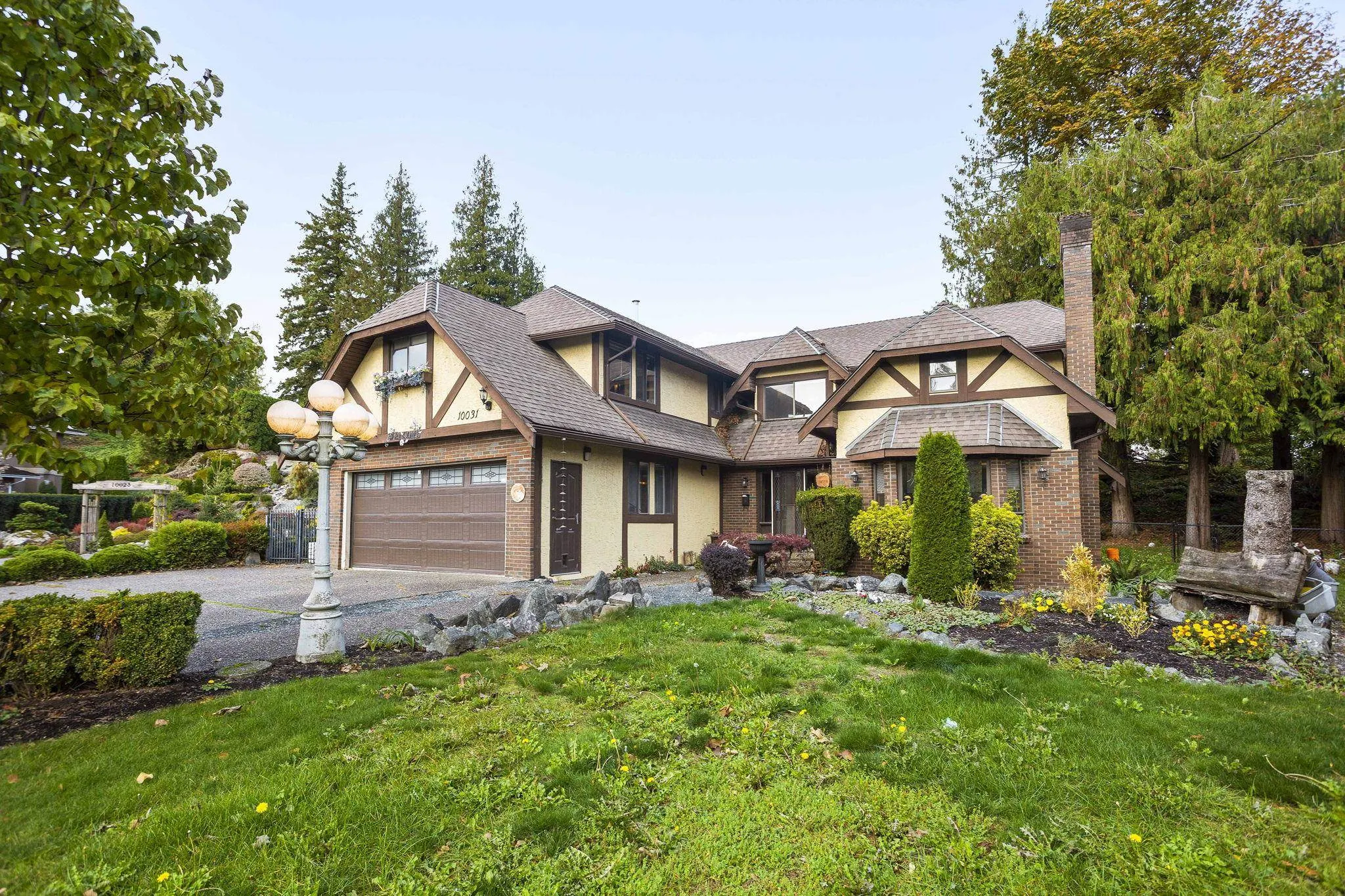 10031 Eagle Crescent