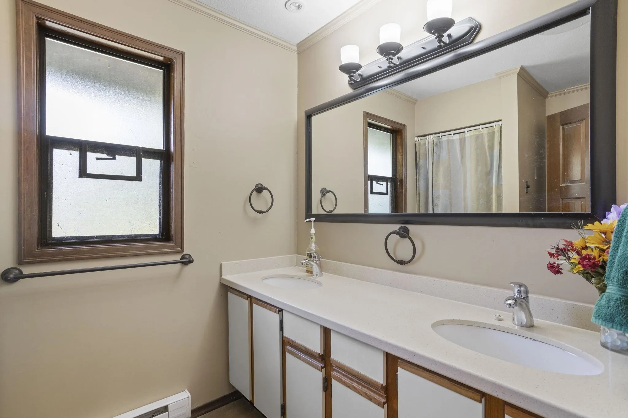 10031 Eagle Crescent