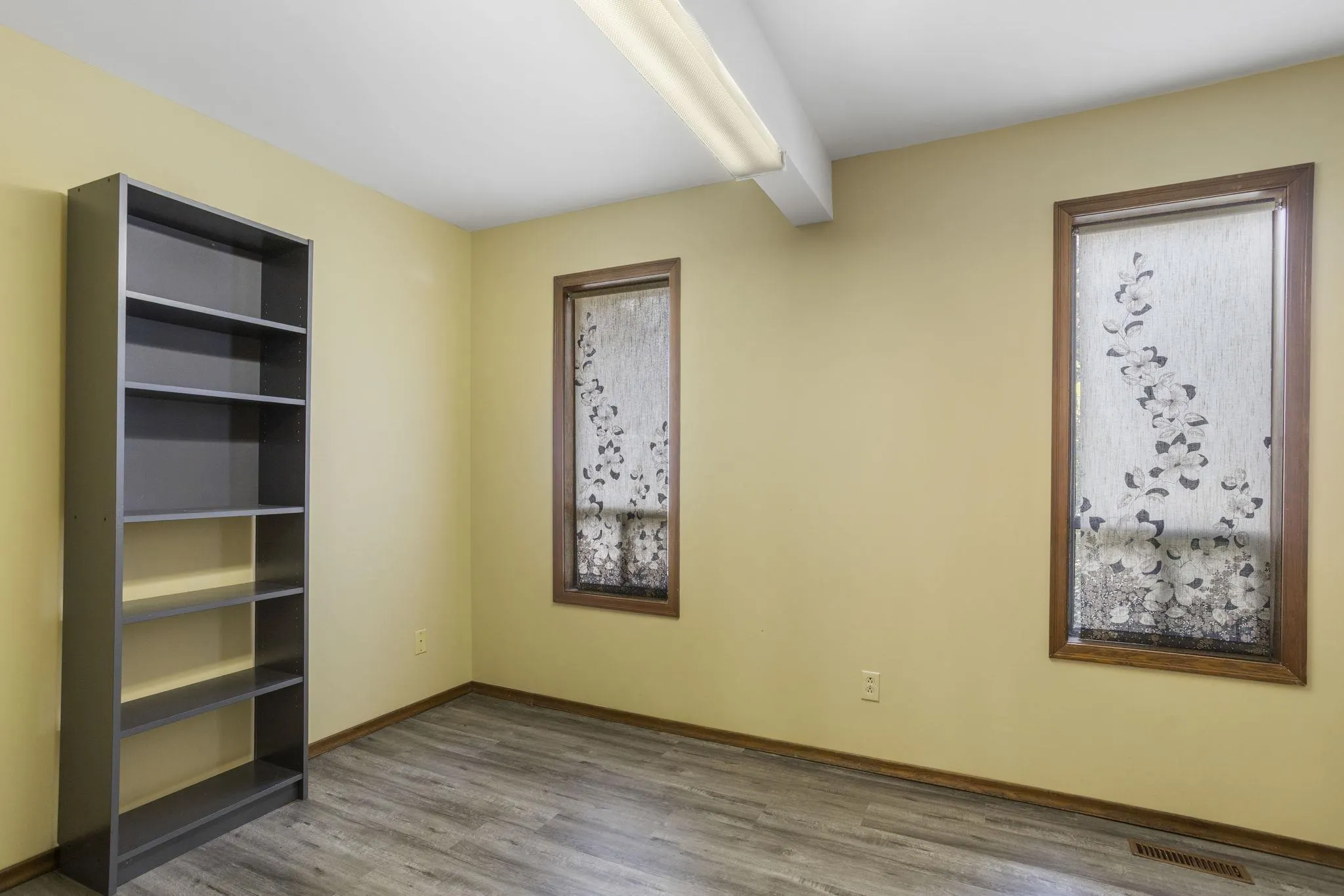 10031 Eagle Crescent