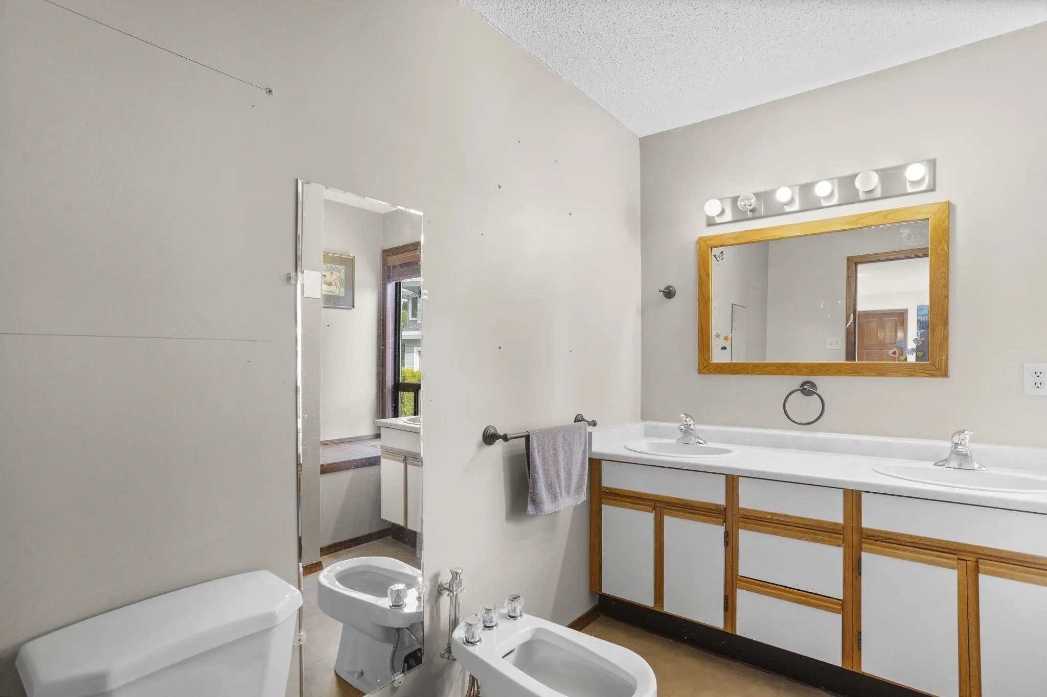 10031 Eagle Crescent