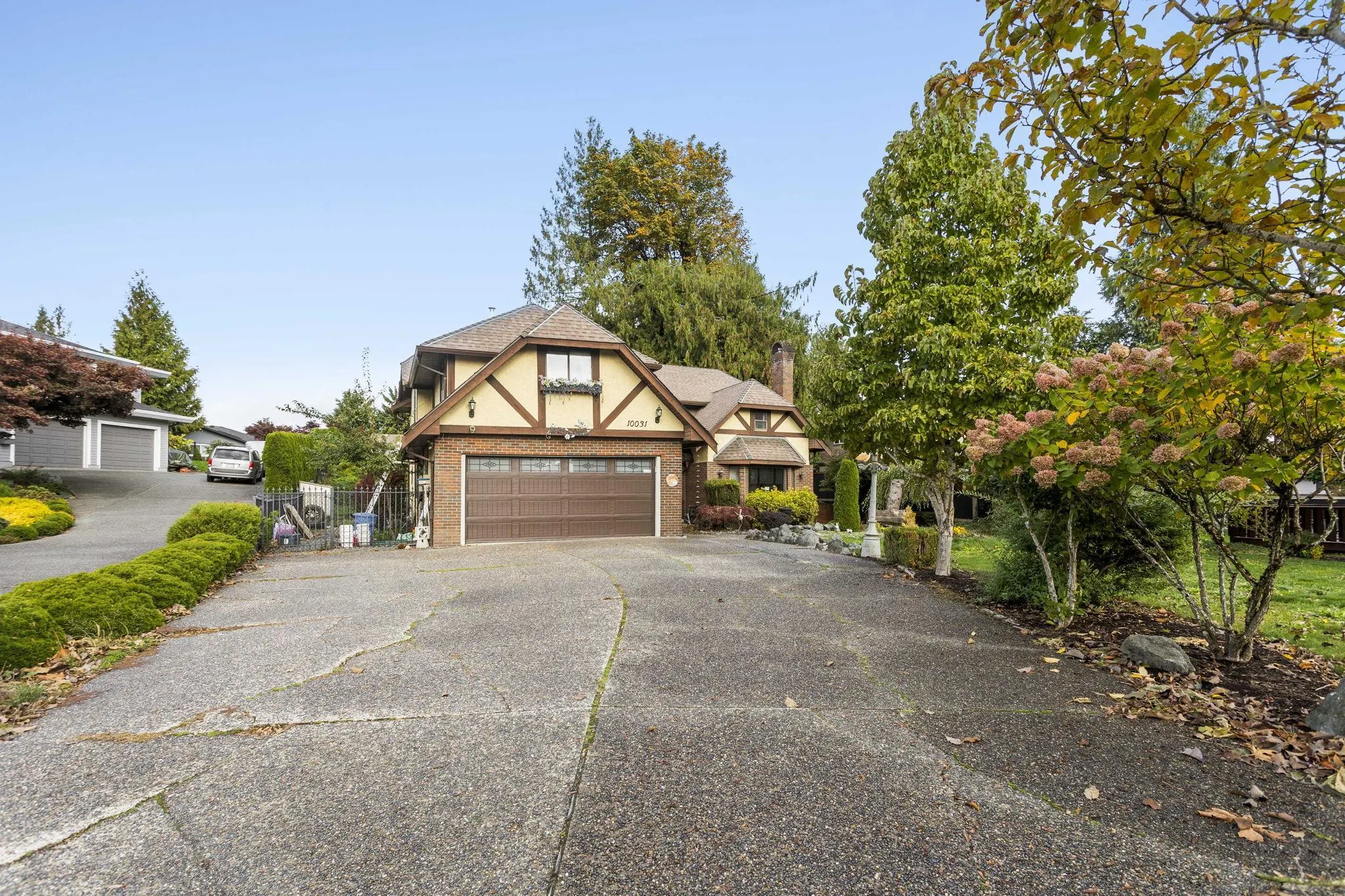 10031 Eagle Crescent