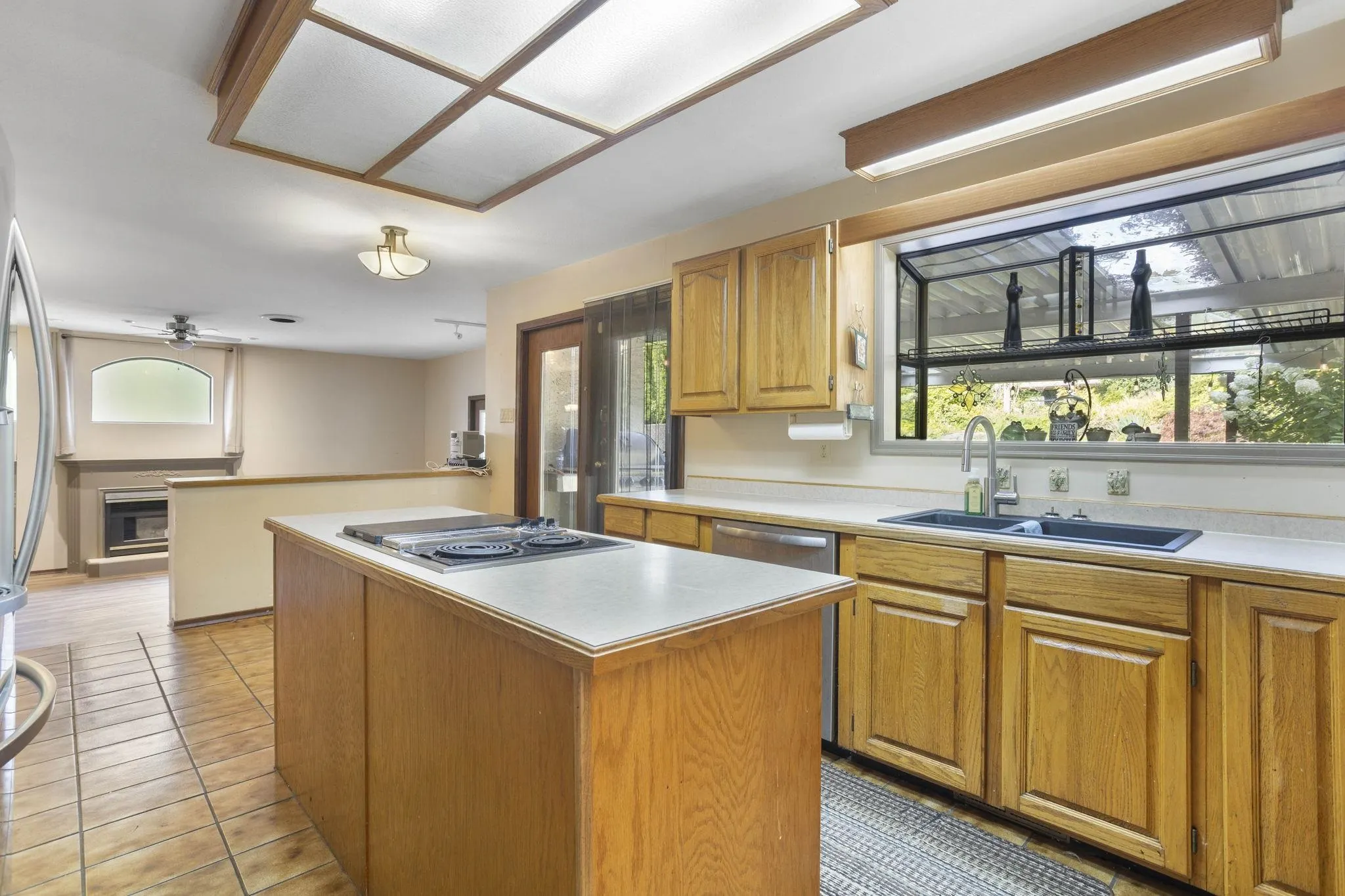 10031 Eagle Crescent