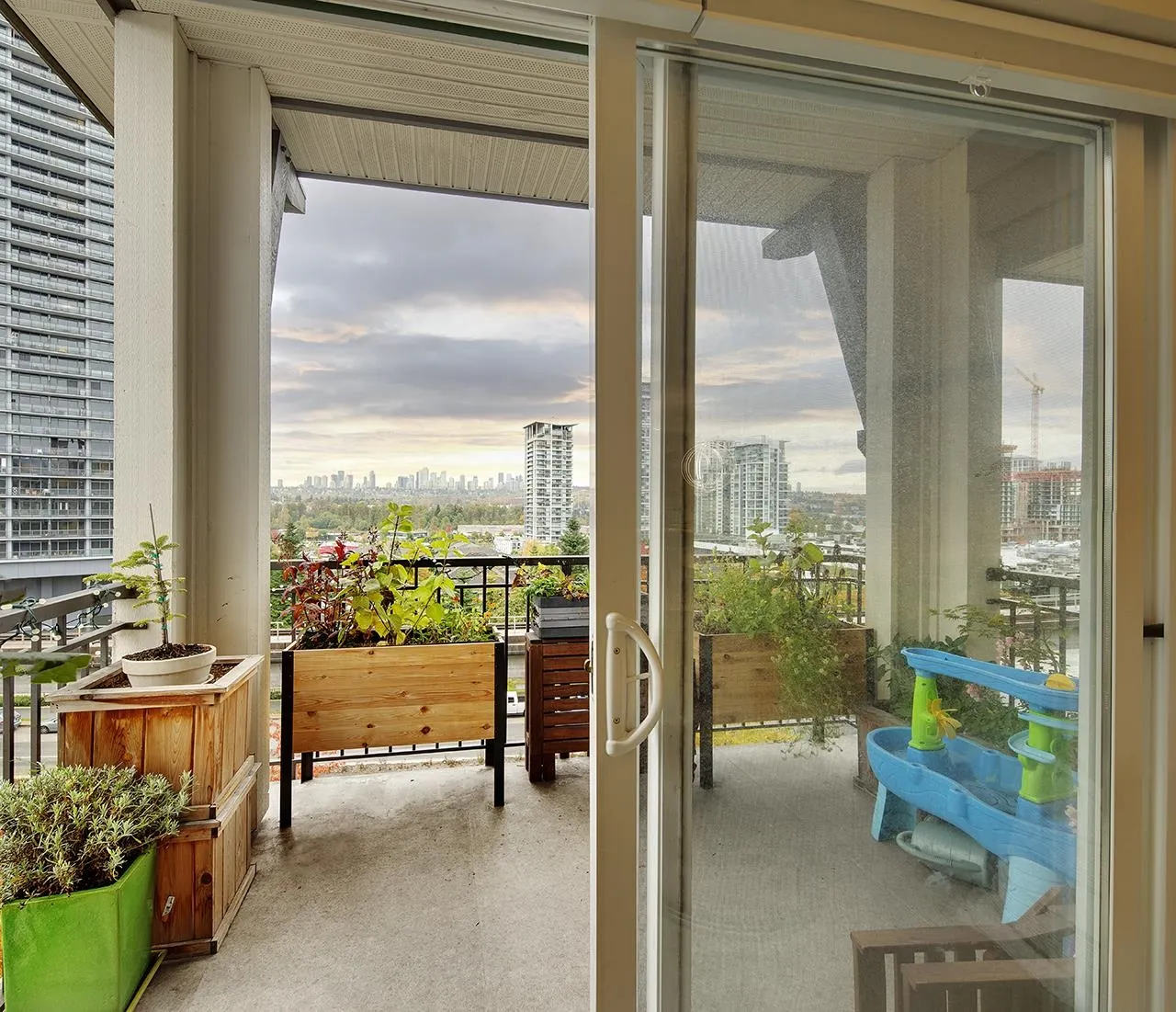 406 4728 Brentwood Drive