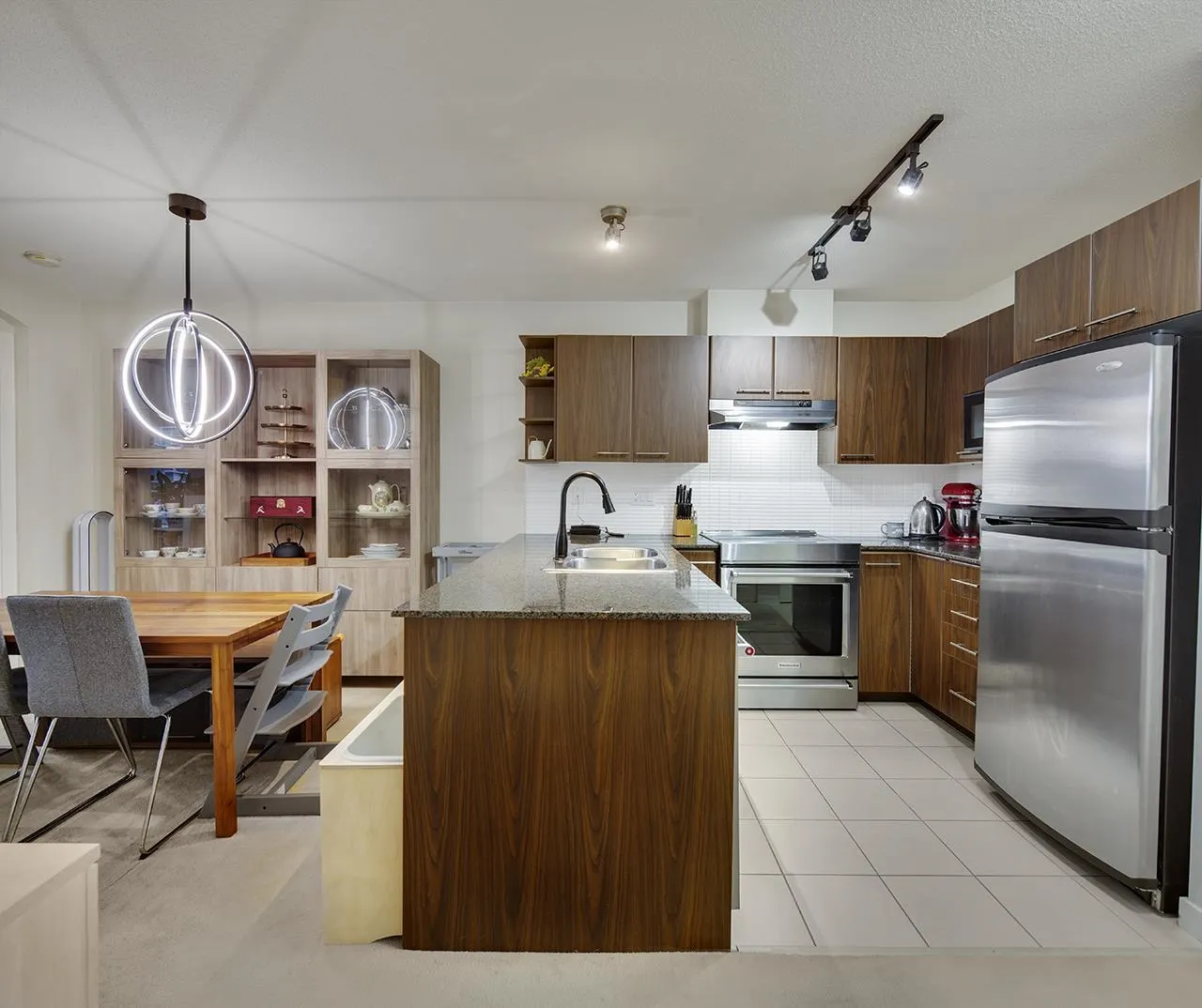 406 4728 Brentwood Drive