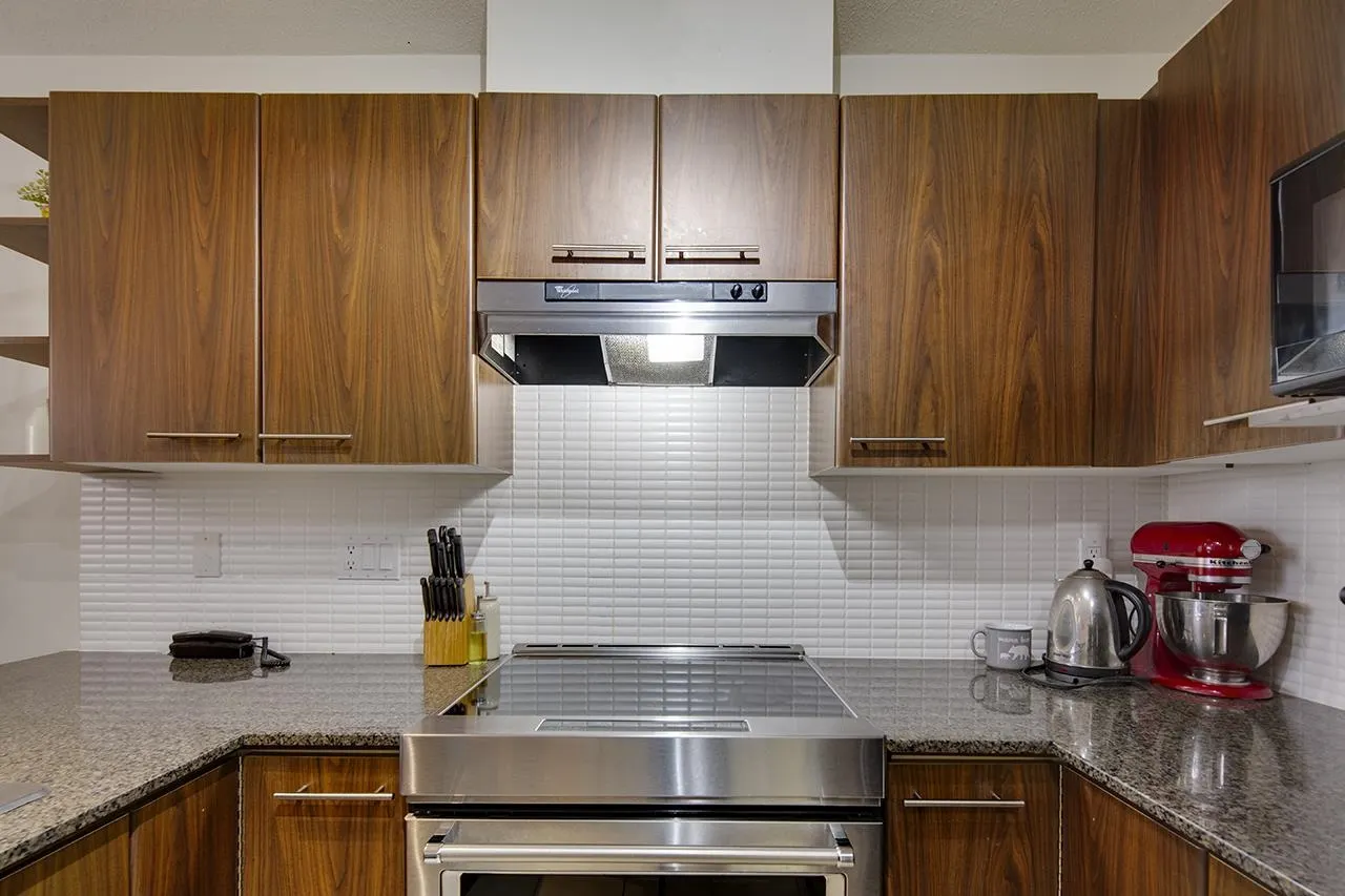 406 4728 Brentwood Drive