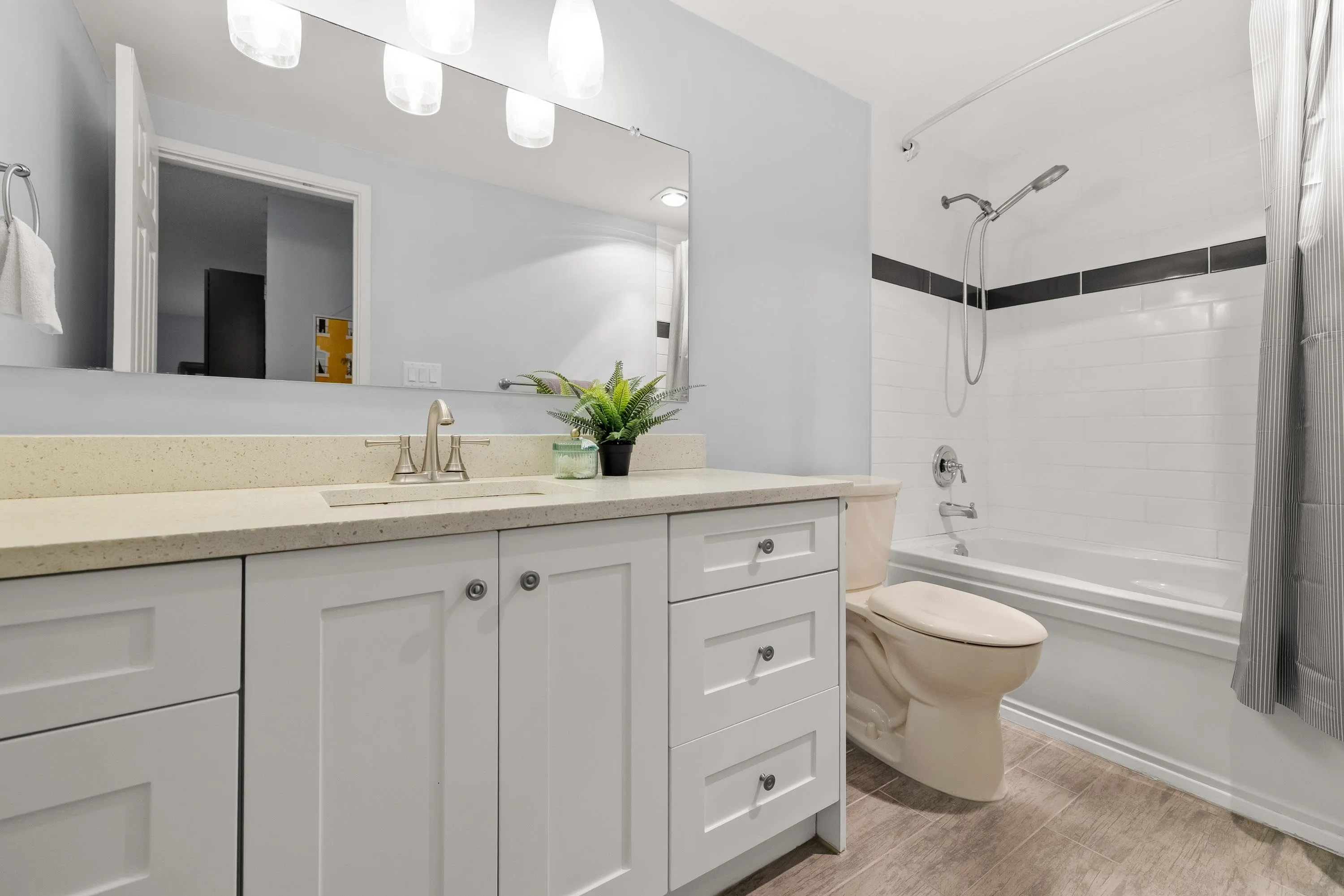 206 15010 Roper Avenue