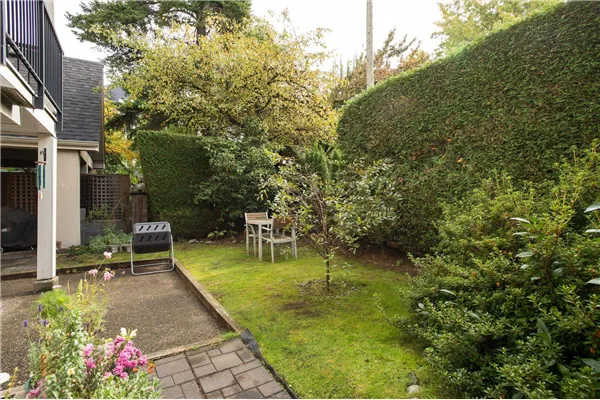 103 3199 Willow Street