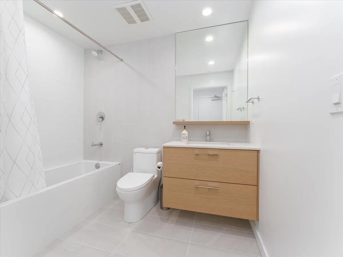 502 2181 Madison Avenue