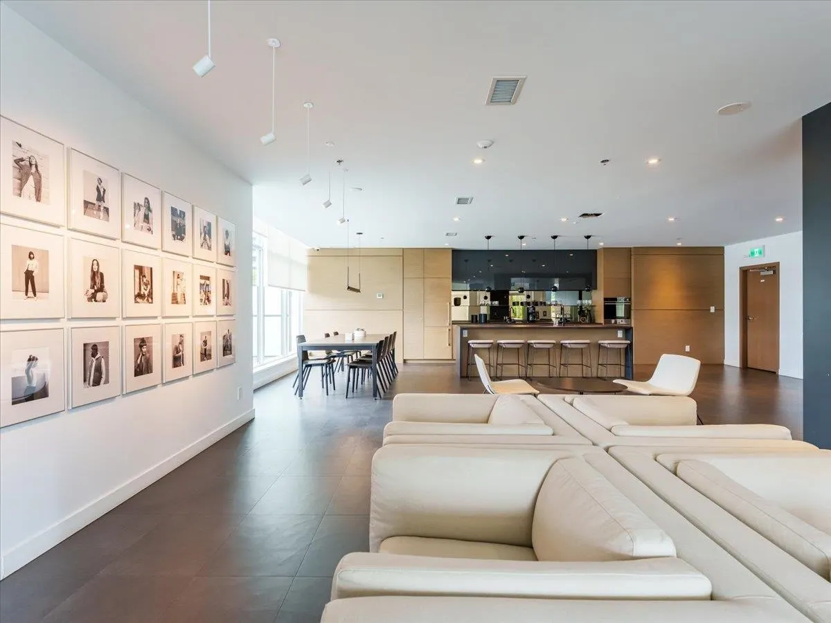 502 2181 Madison Avenue