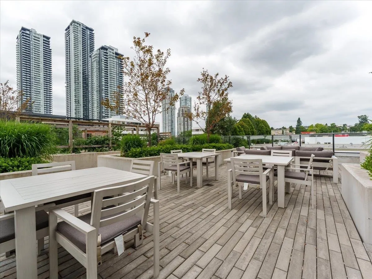 502 2181 Madison Avenue