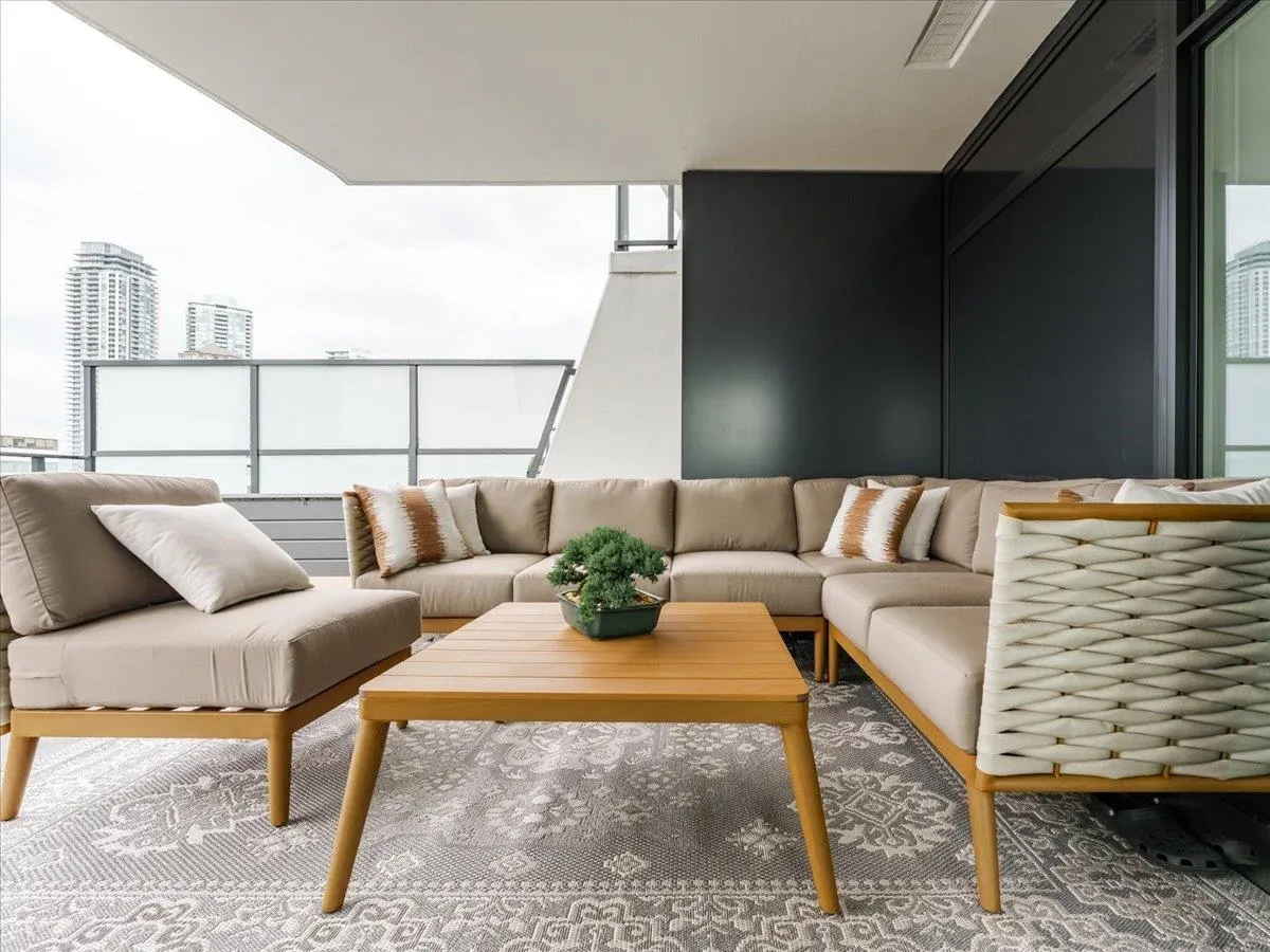 502 2181 Madison Avenue