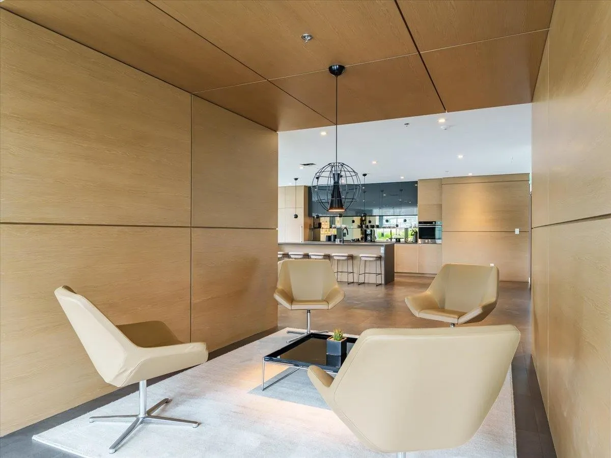 502 2181 Madison Avenue