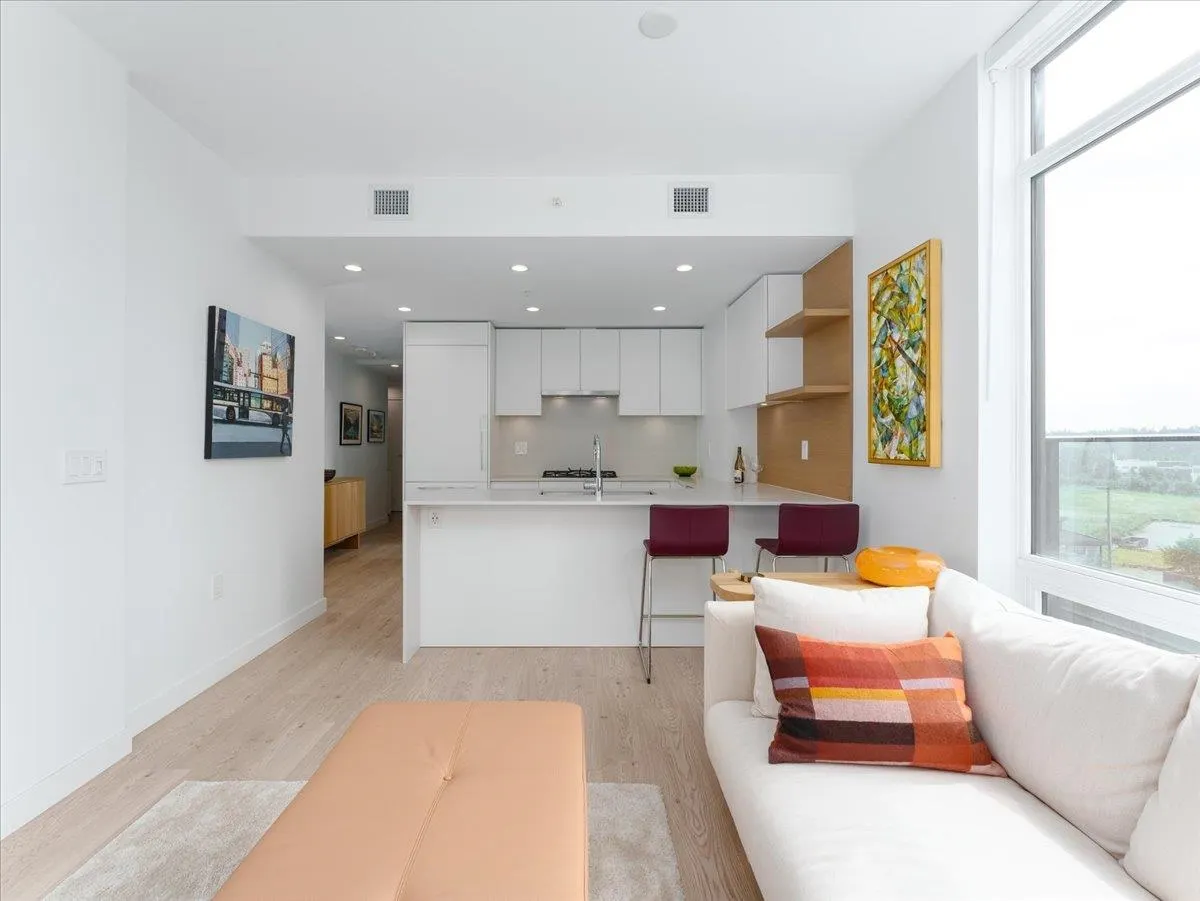 502 2181 Madison Avenue