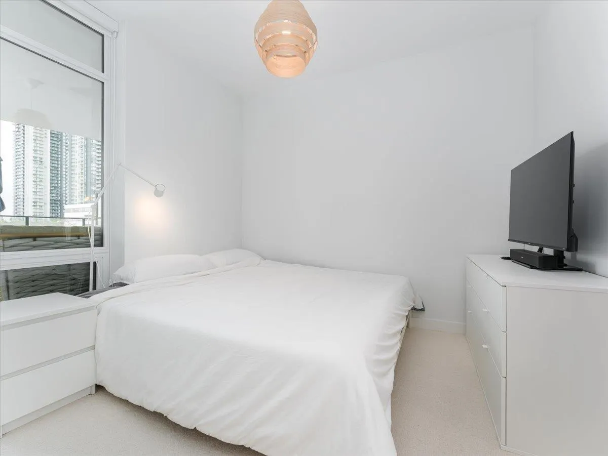 502 2181 Madison Avenue