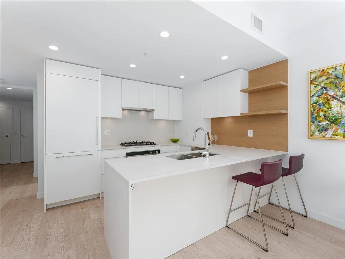 502 2181 Madison Avenue