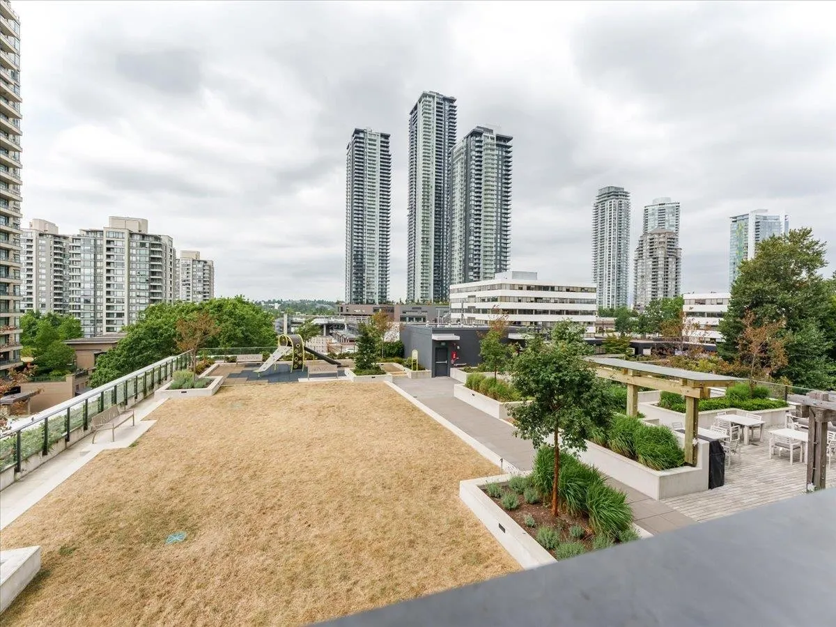 502 2181 Madison Avenue