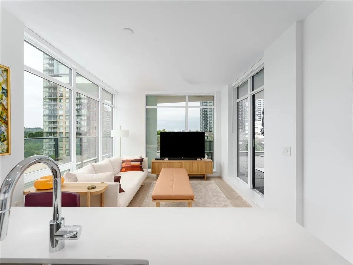 502 2181 Madison Avenue