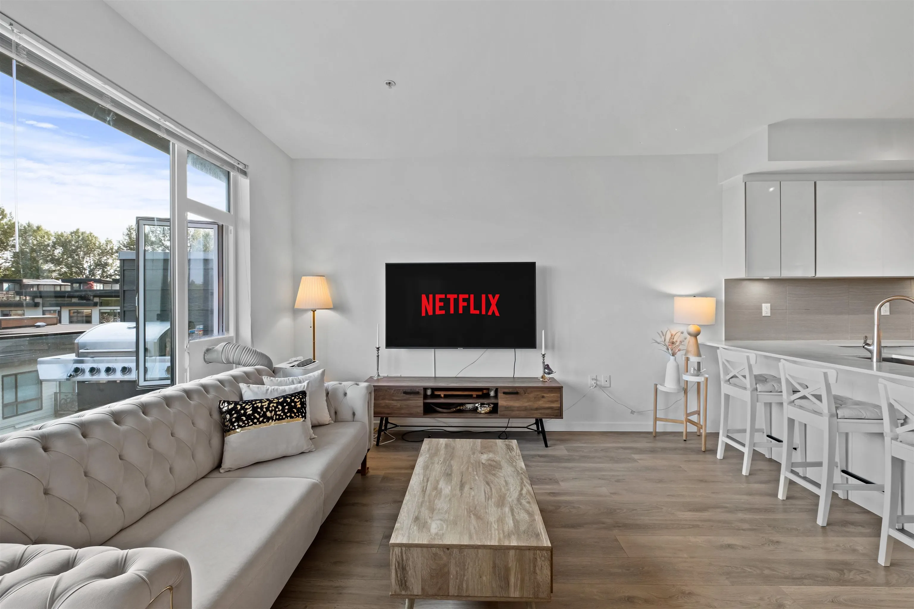 505 725 Marine Drive