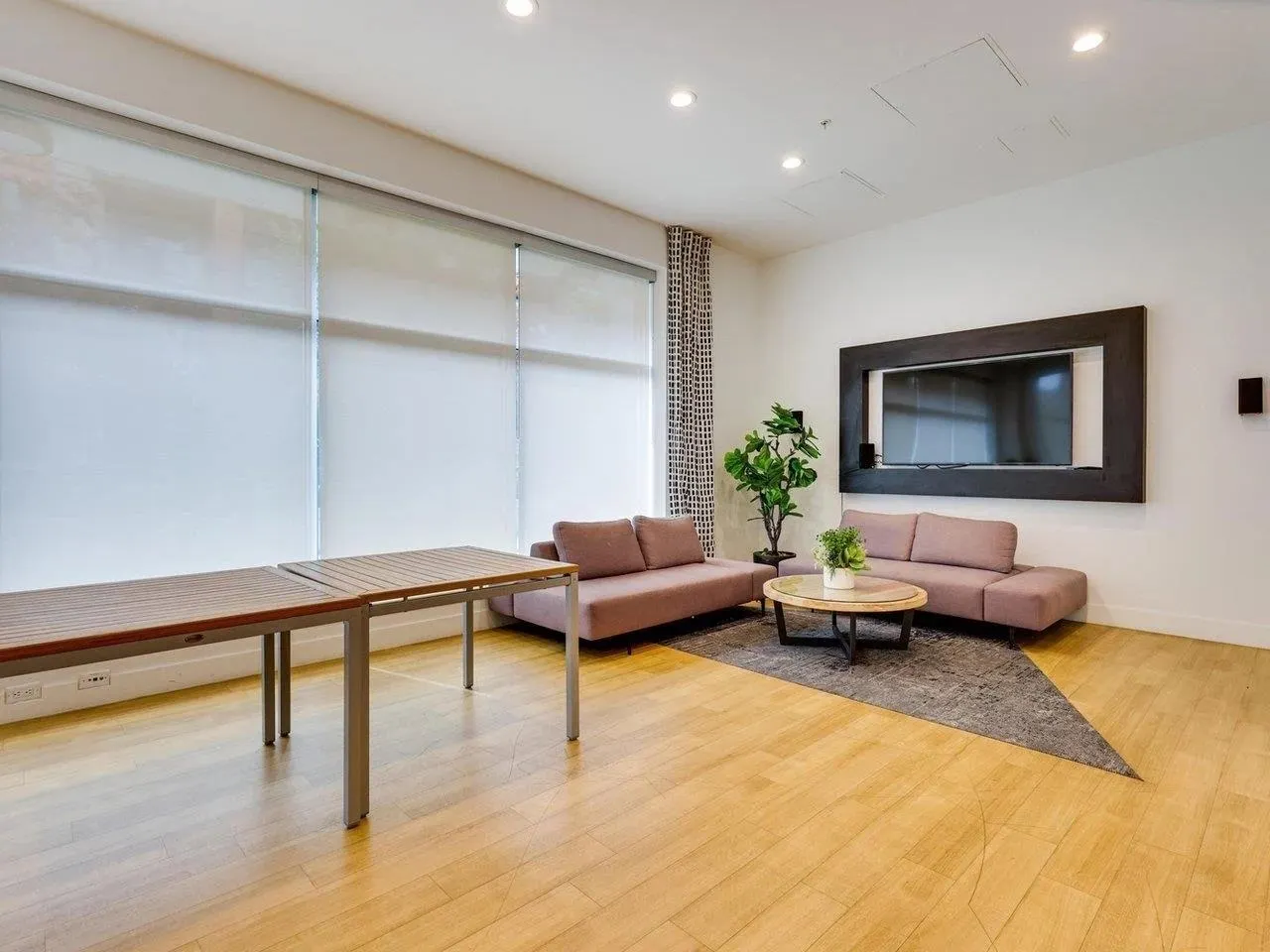 505 725 Marine Drive