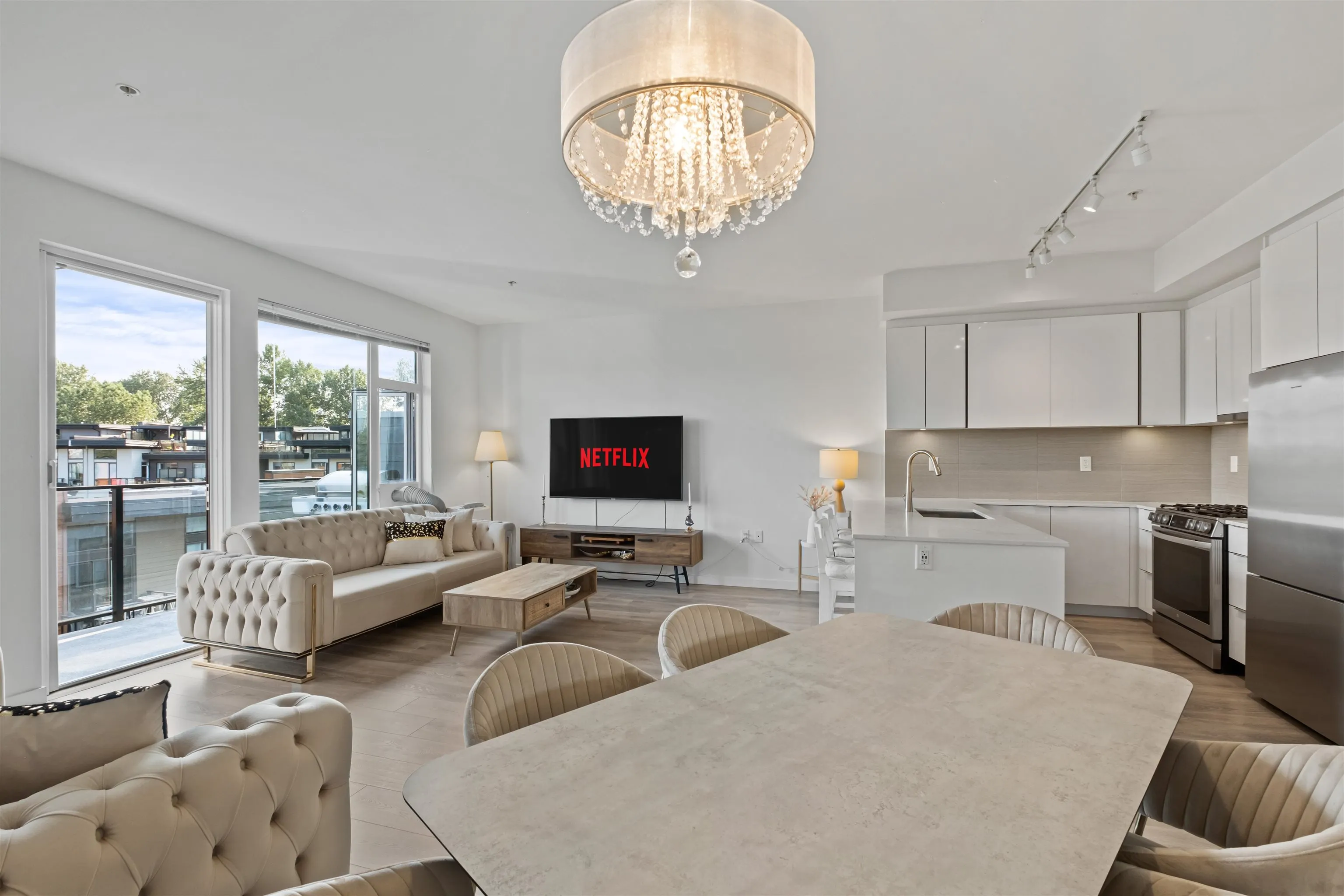 505 725 Marine Drive