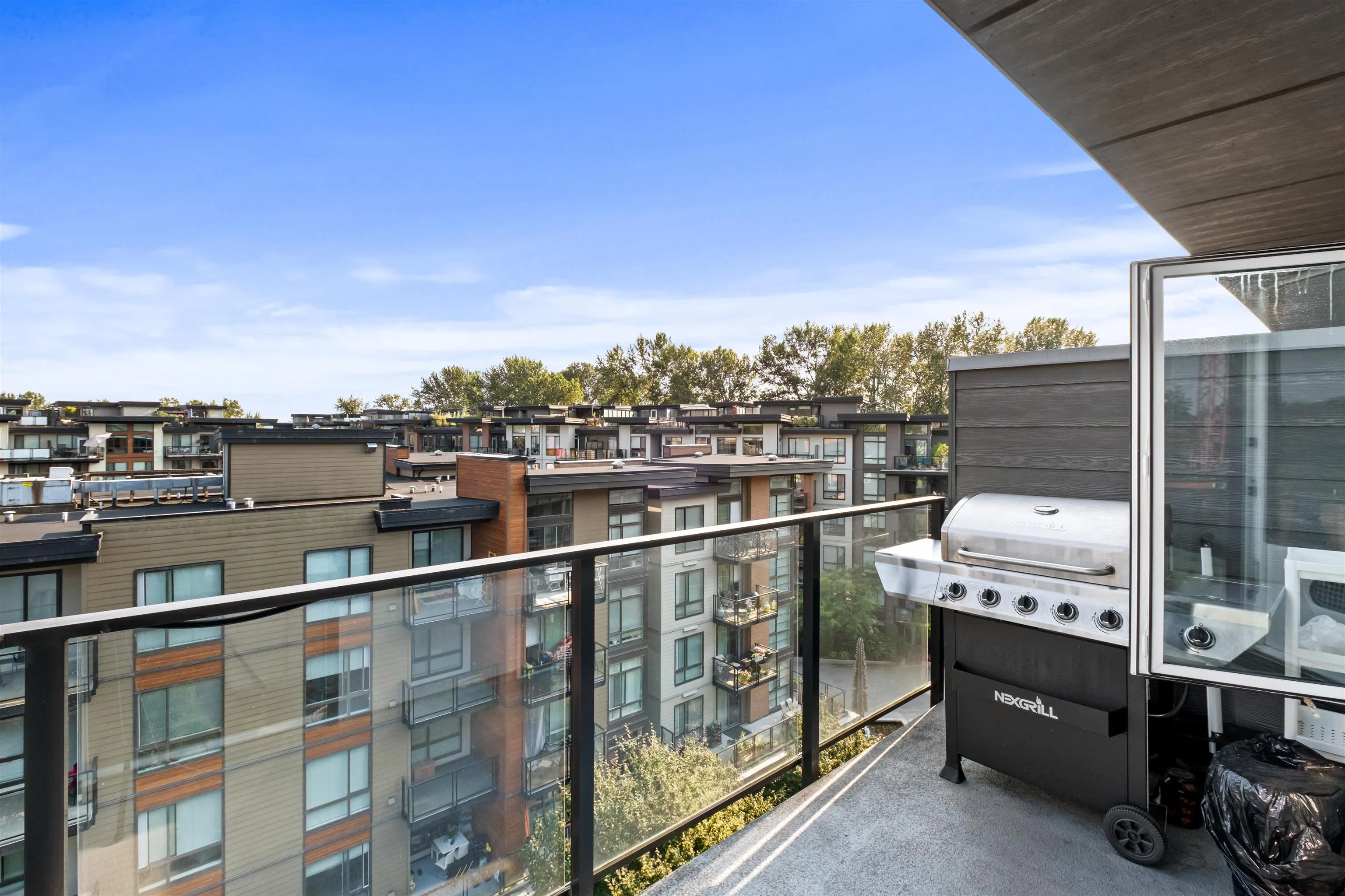 505 725 Marine Drive