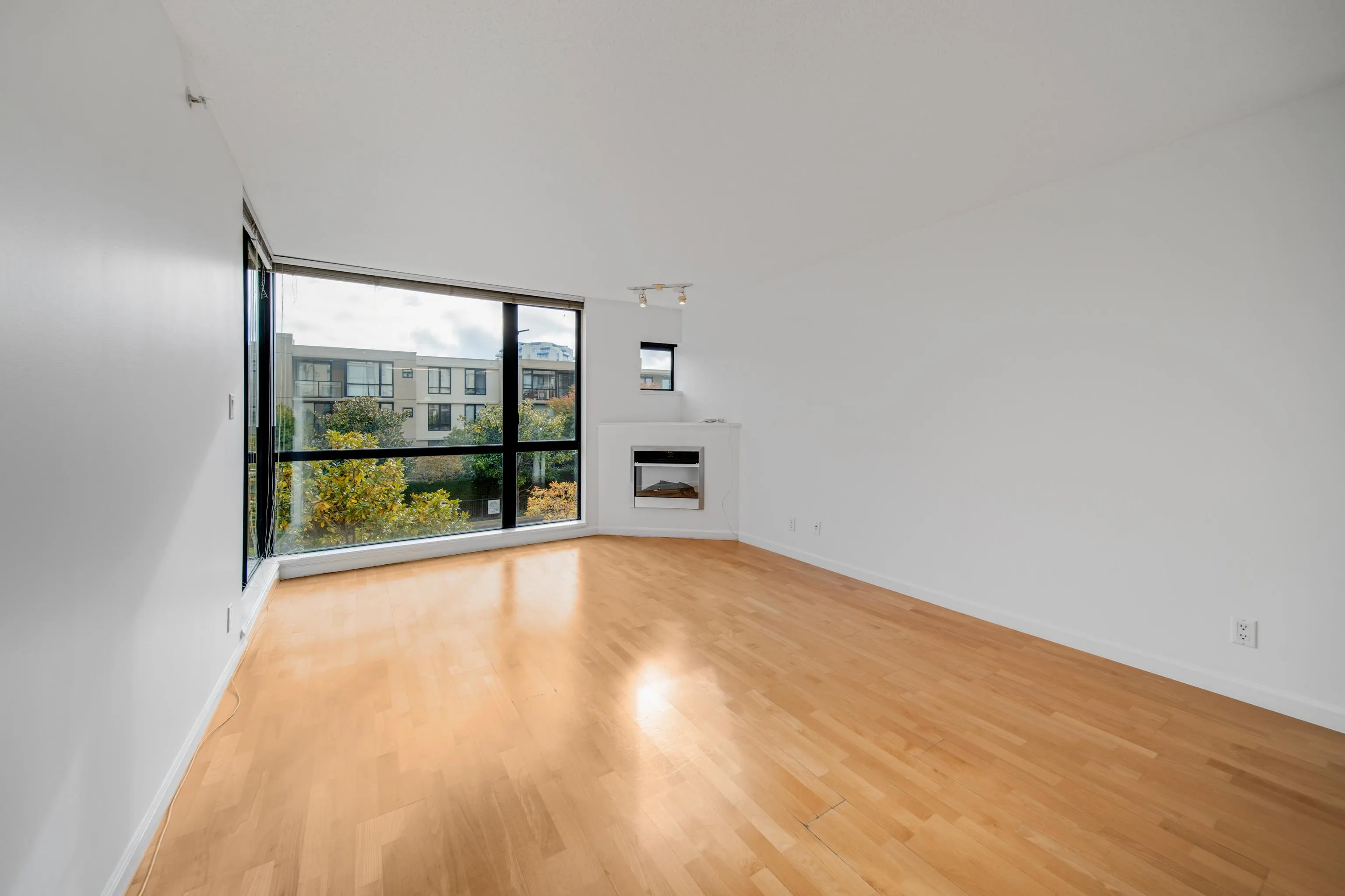 705 7831 Westminster Highway