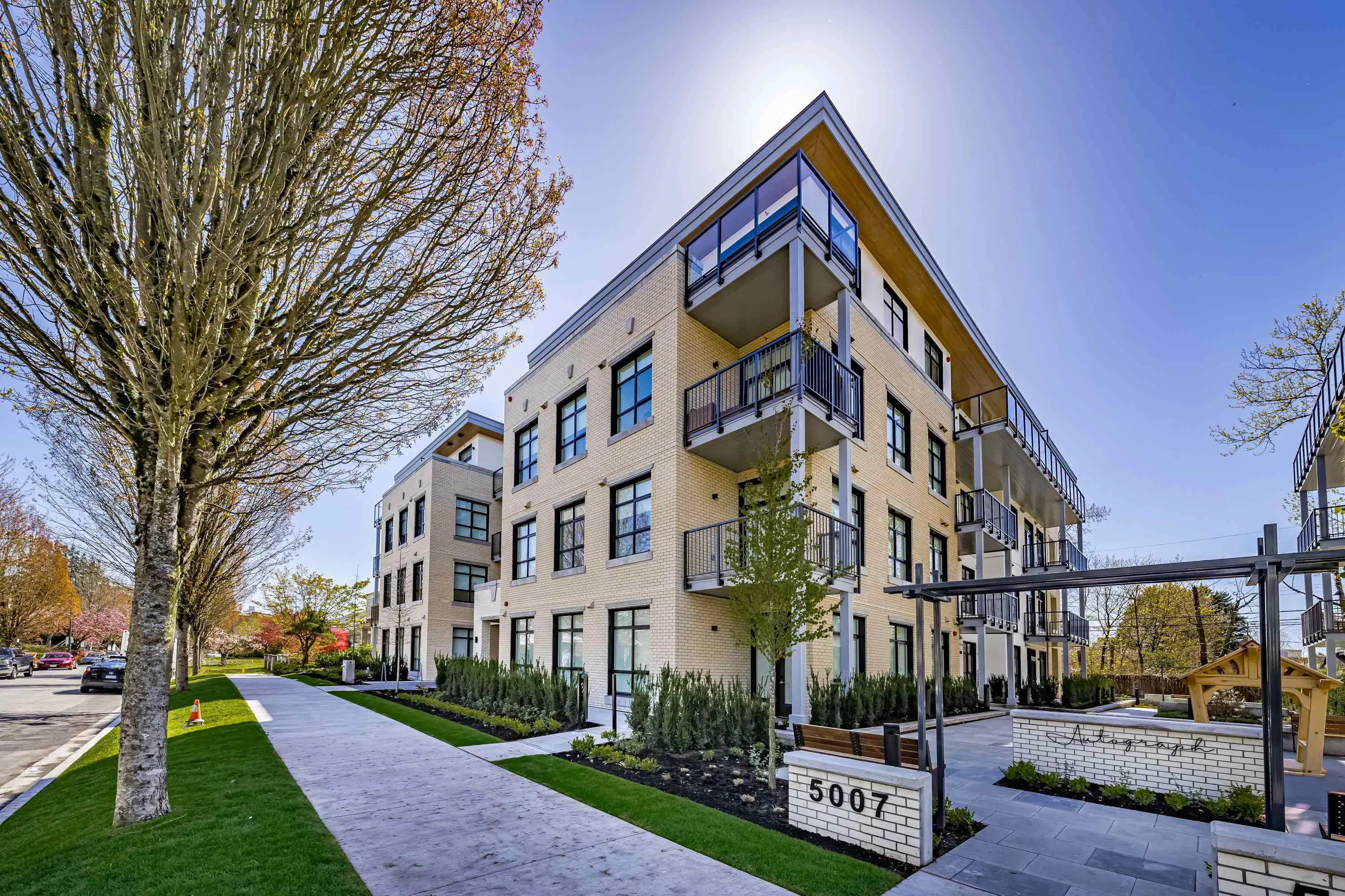 104 5007 Ash Street