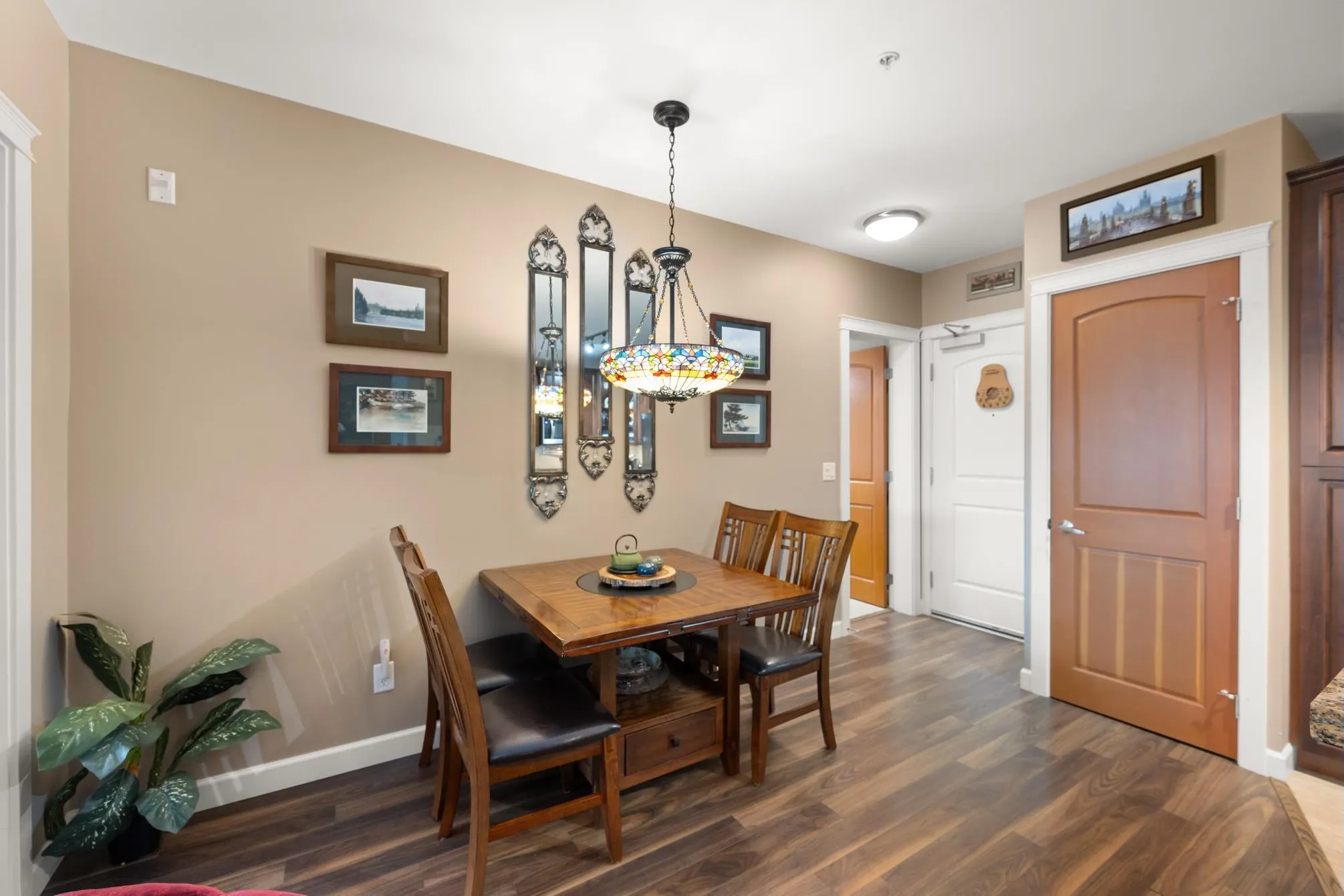 522 2860 Trethewey Street