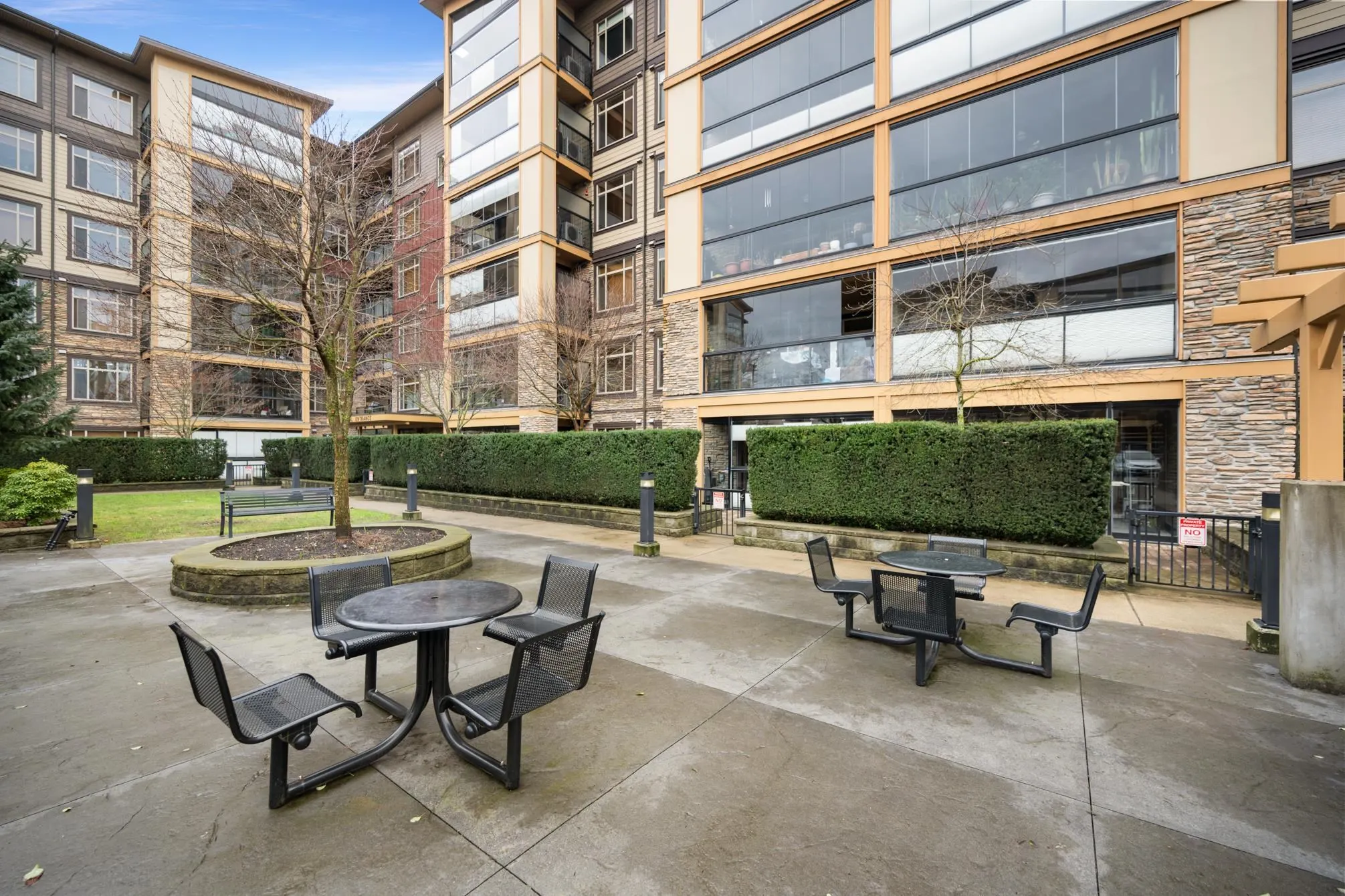 522 2860 Trethewey Street