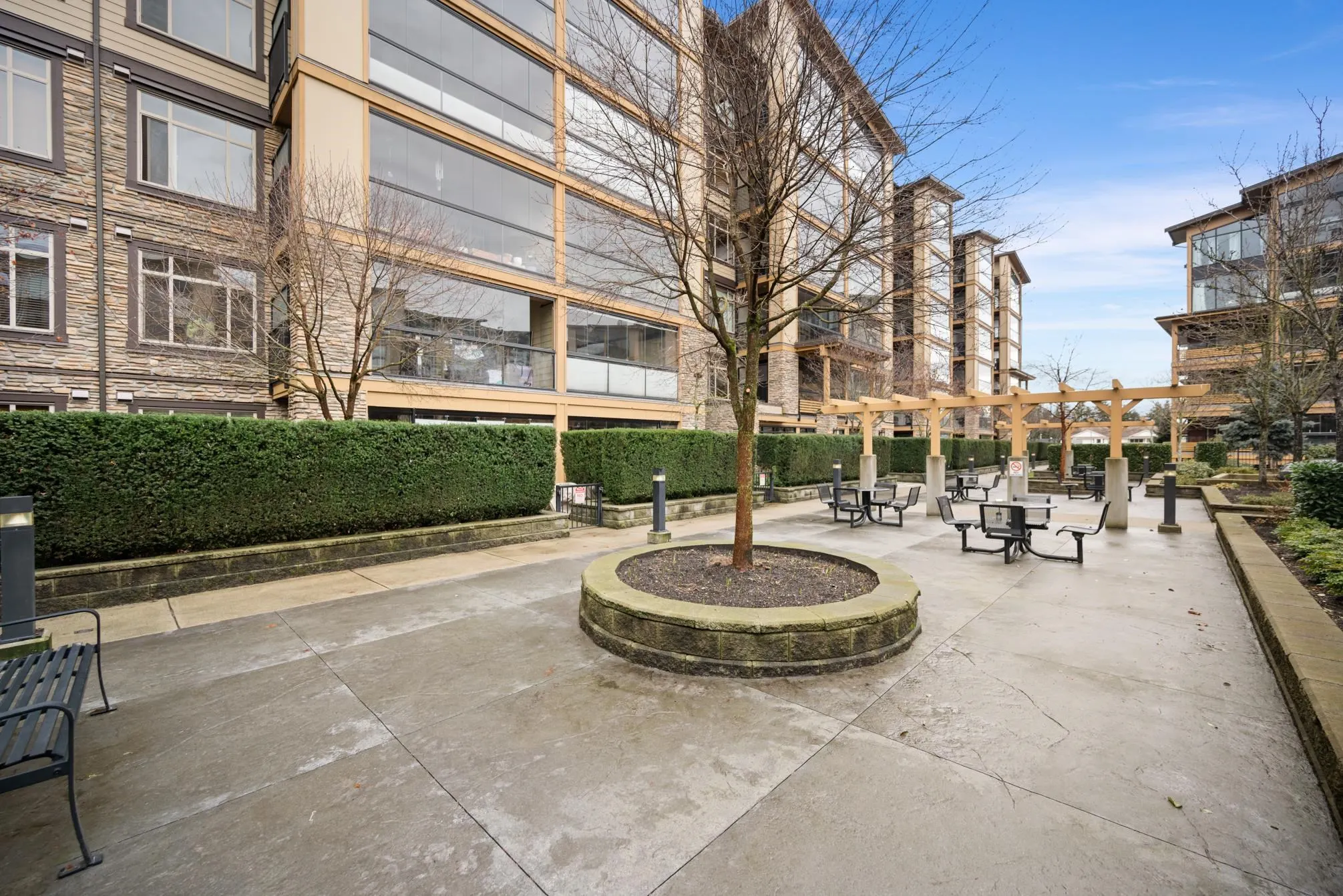 522 2860 Trethewey Street