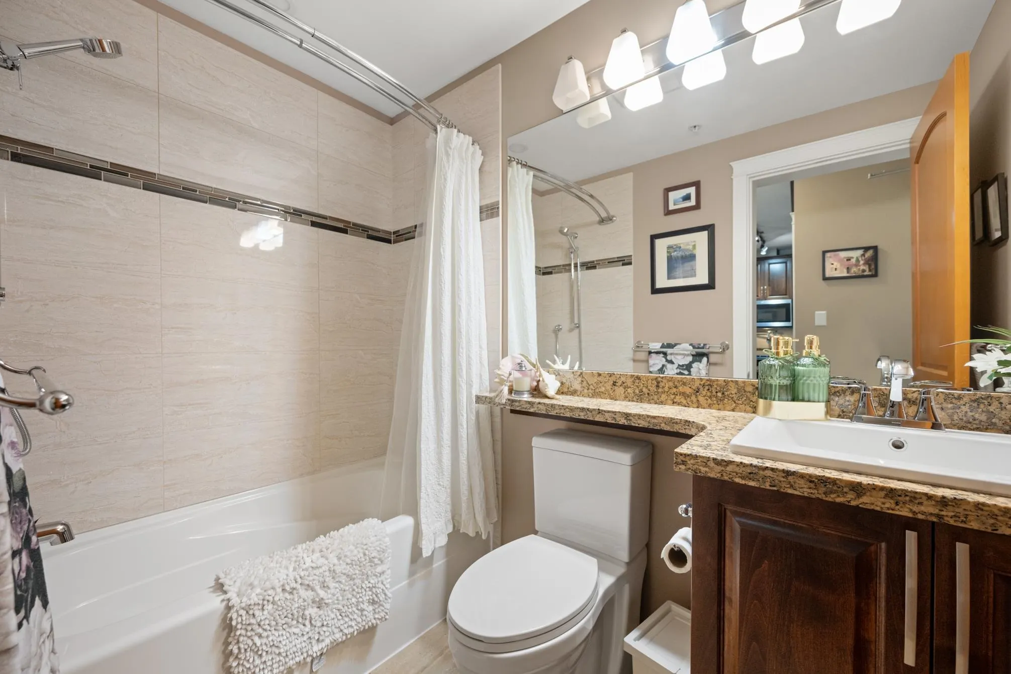 522 2860 Trethewey Street