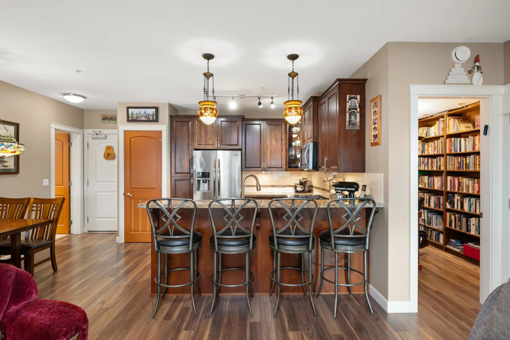 522 2860 Trethewey Street