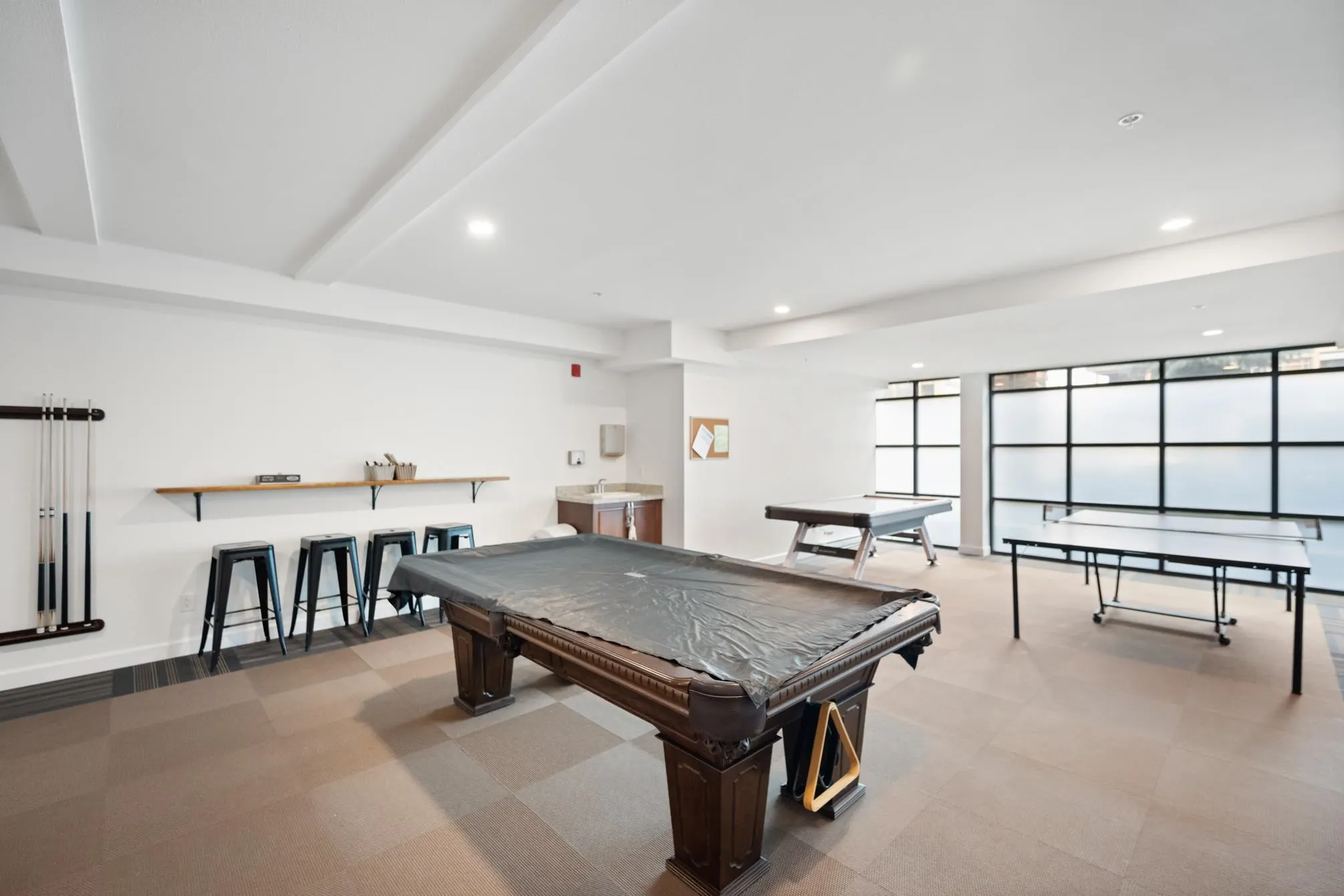 522 2860 Trethewey Street