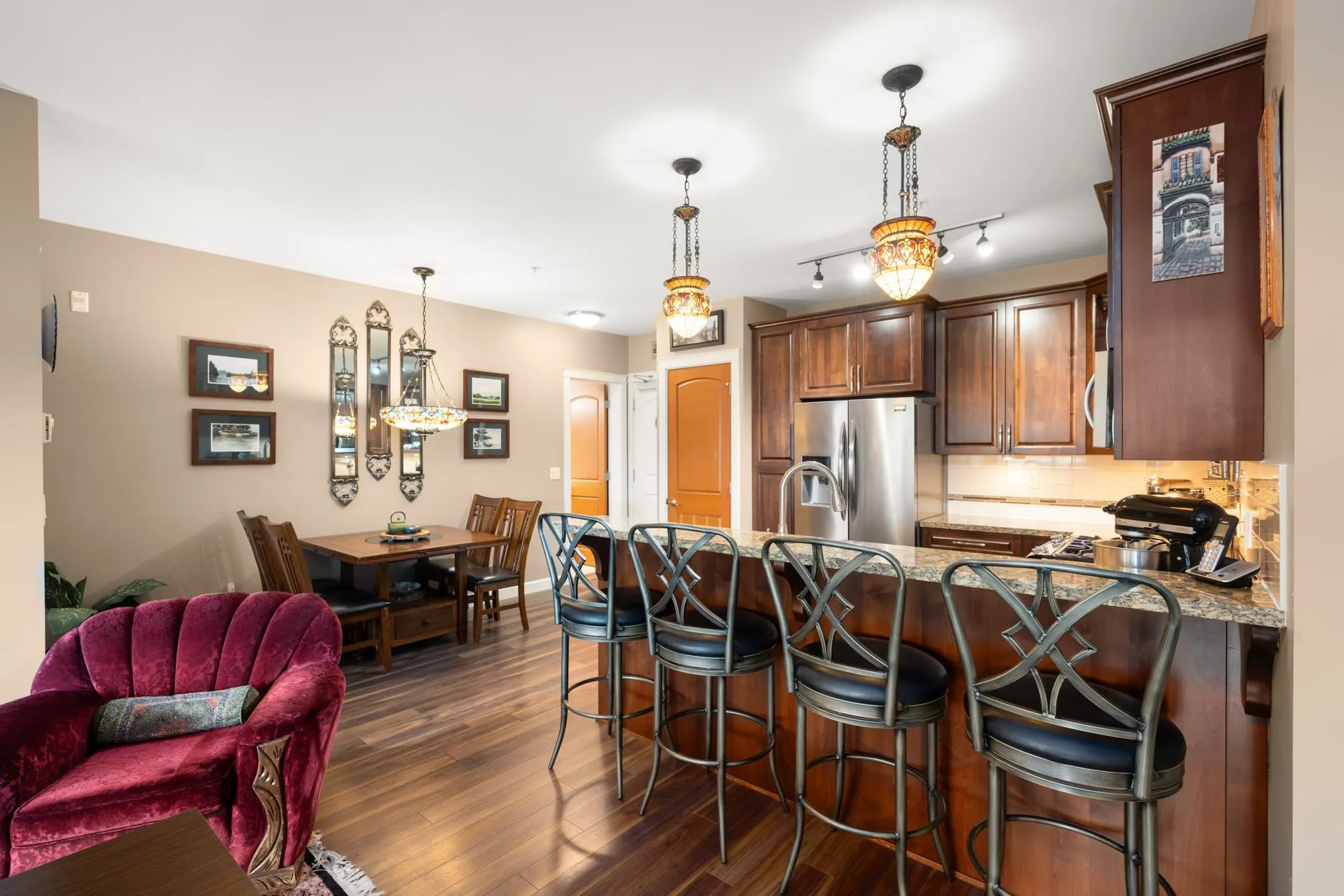 522 2860 Trethewey Street