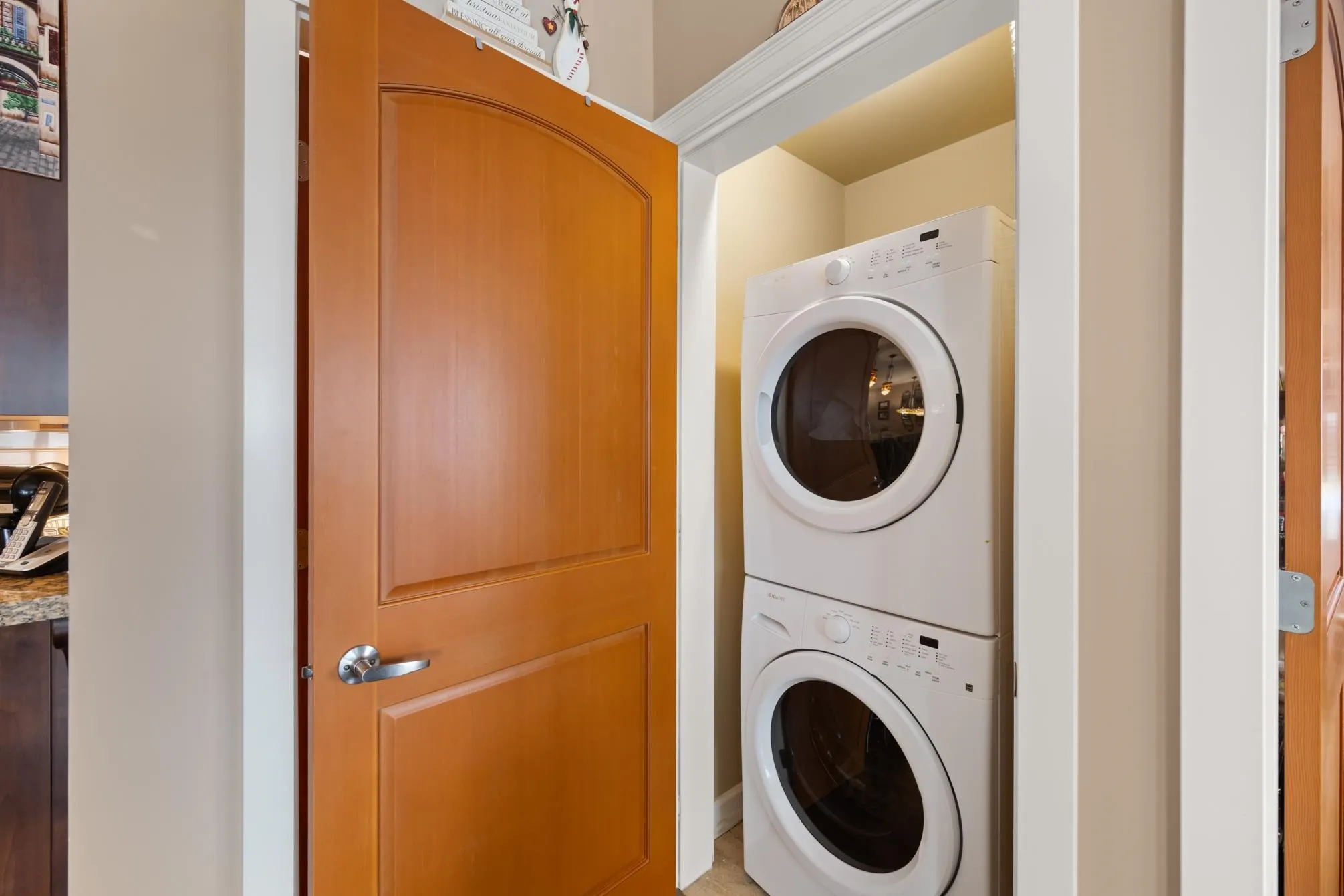 522 2860 Trethewey Street