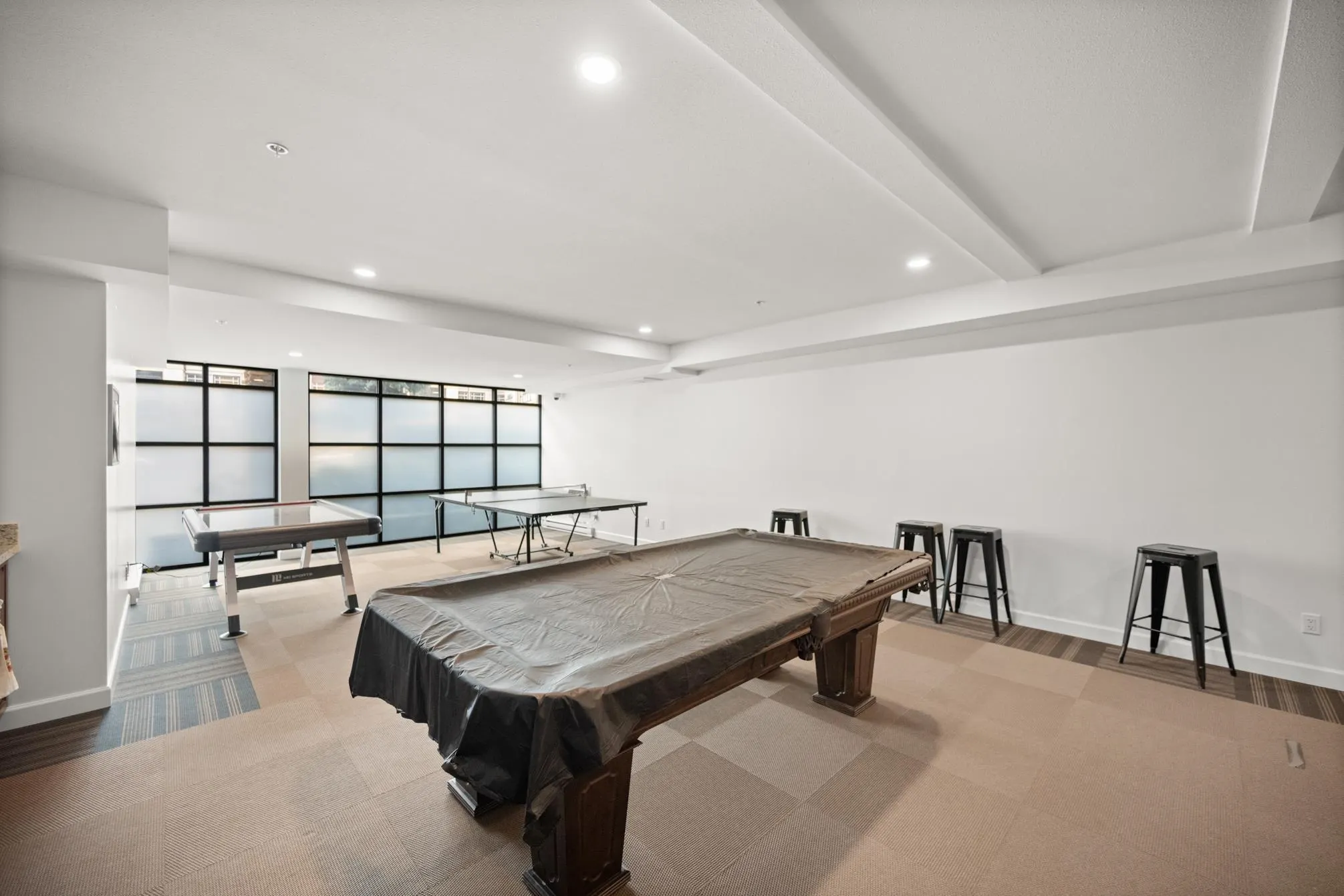 522 2860 Trethewey Street