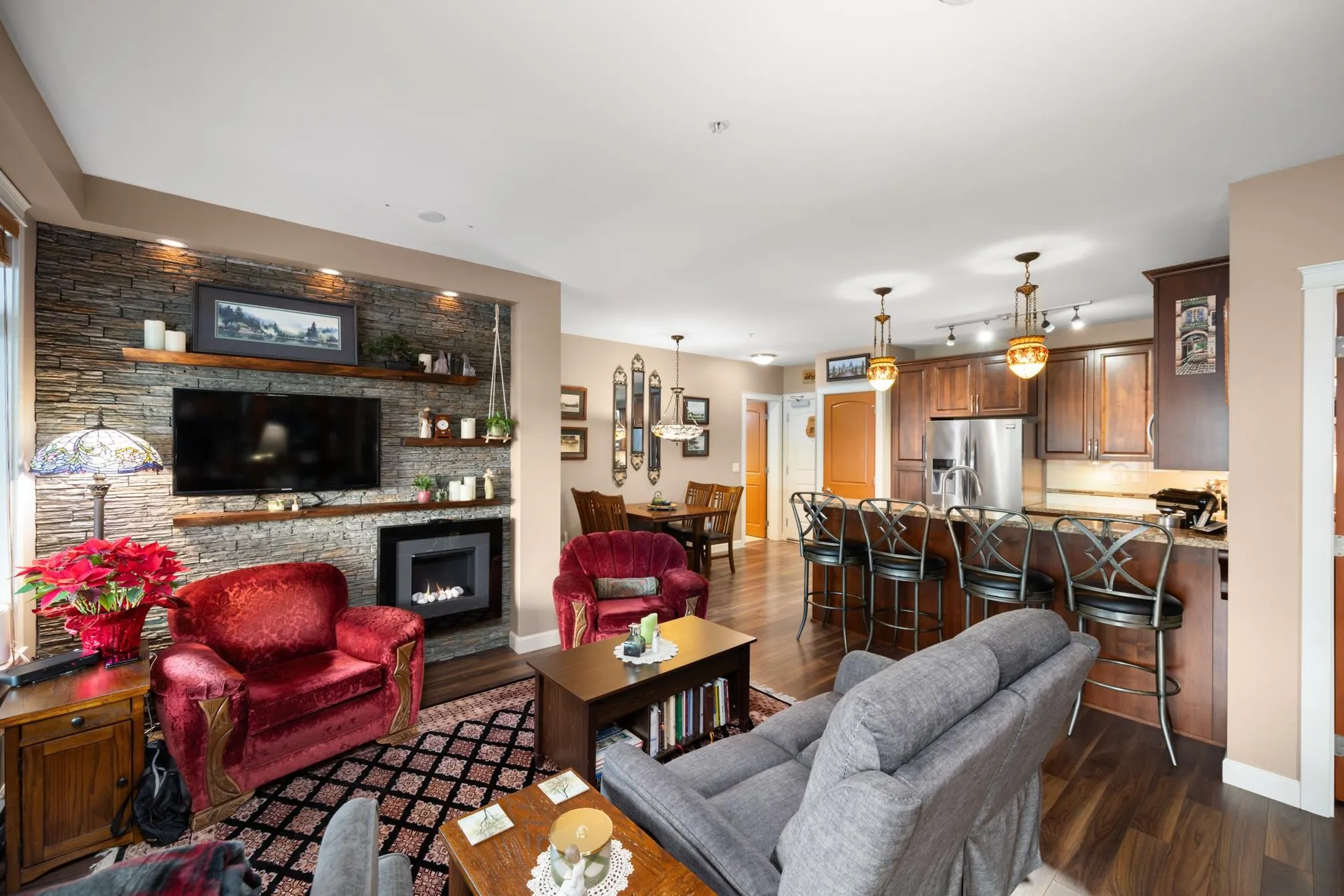 522 2860 Trethewey Street