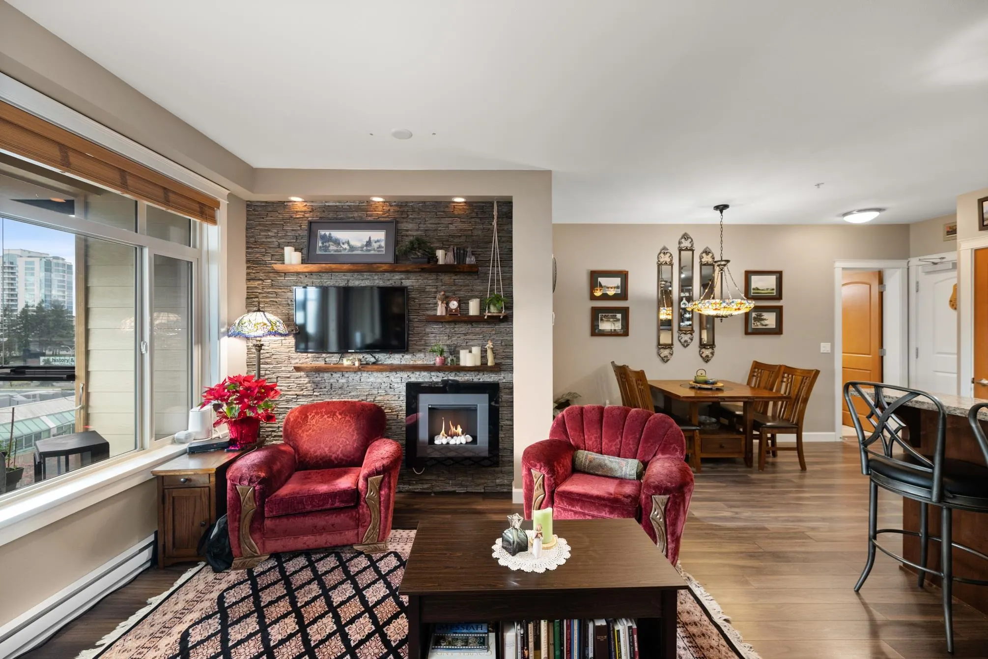 522 2860 Trethewey Street