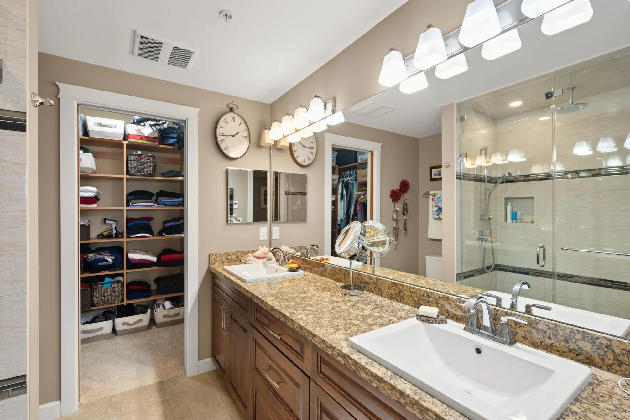 522 2860 Trethewey Street