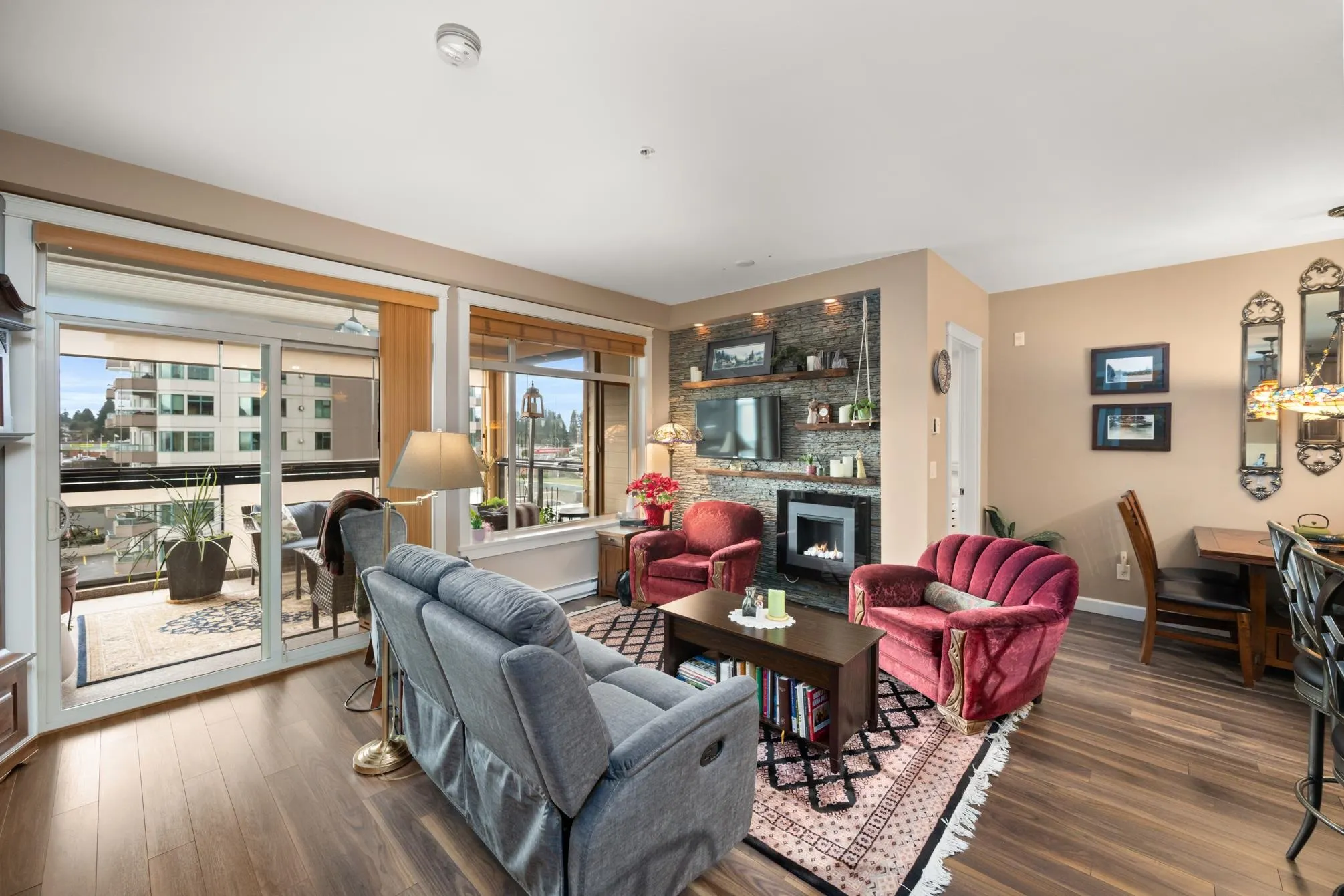 522 2860 Trethewey Street