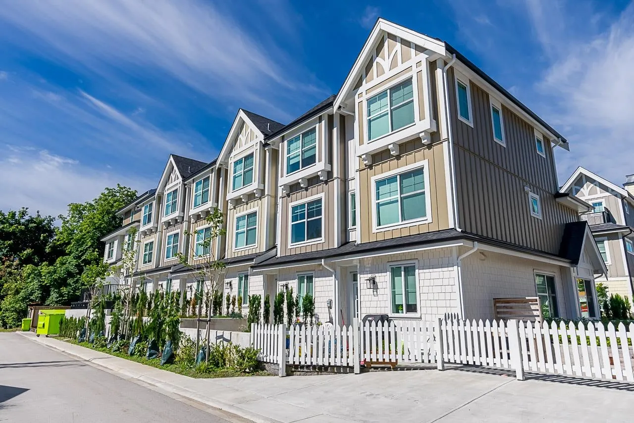 120 707 Robinson Street