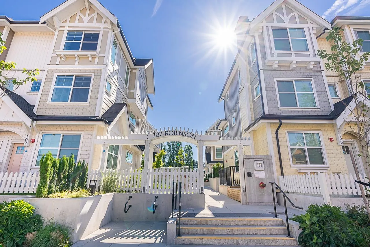 120 707 Robinson Street