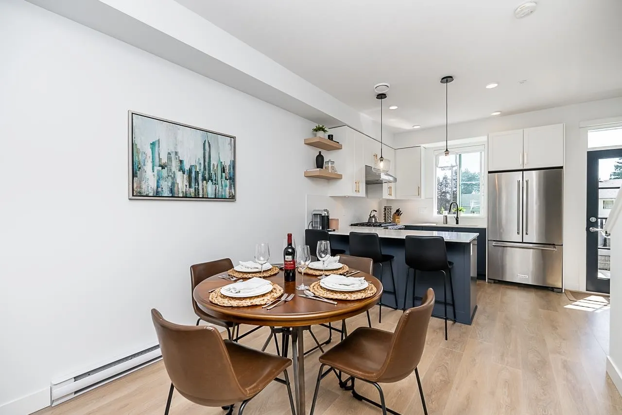 120 707 Robinson Street