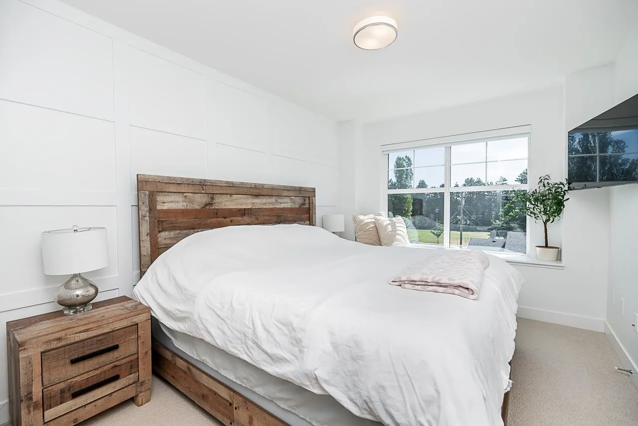 120 707 Robinson Street